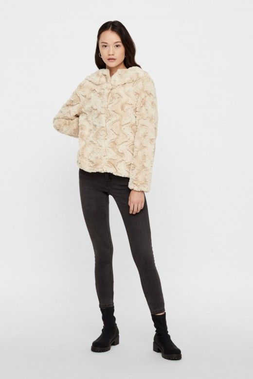 Casaco Mulher Curto HODDY Pelo VERO MODA Casaco Mulher Curto HODDY Pelo VERO MODA