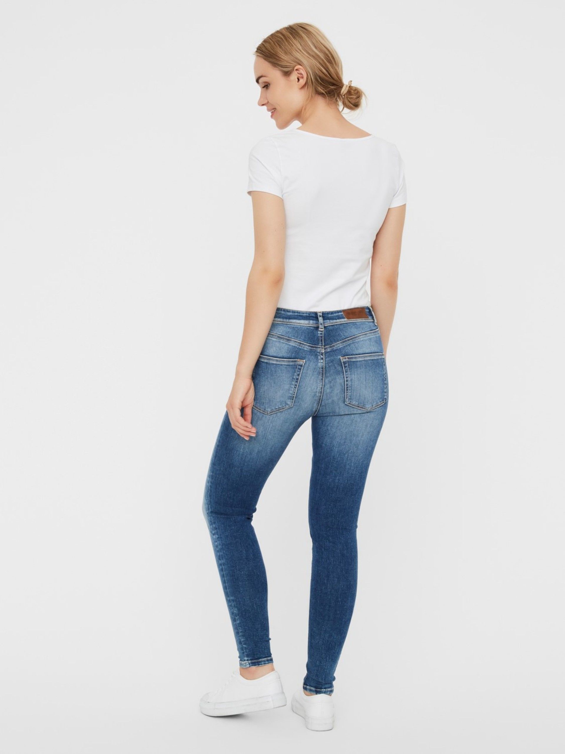 Calça Mulher Jeans LUX MR SLIM VERO MODA Noos