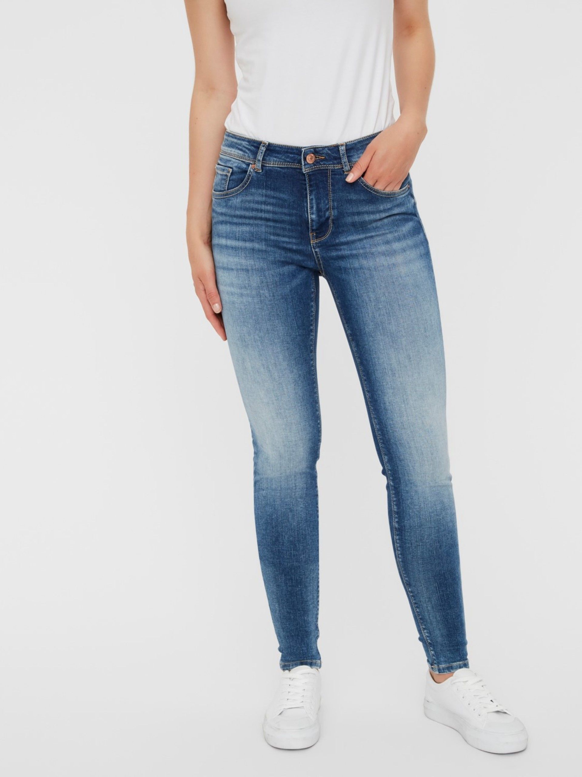 Calça Mulher Jeans LUX MR SLIM VERO MODA Noos