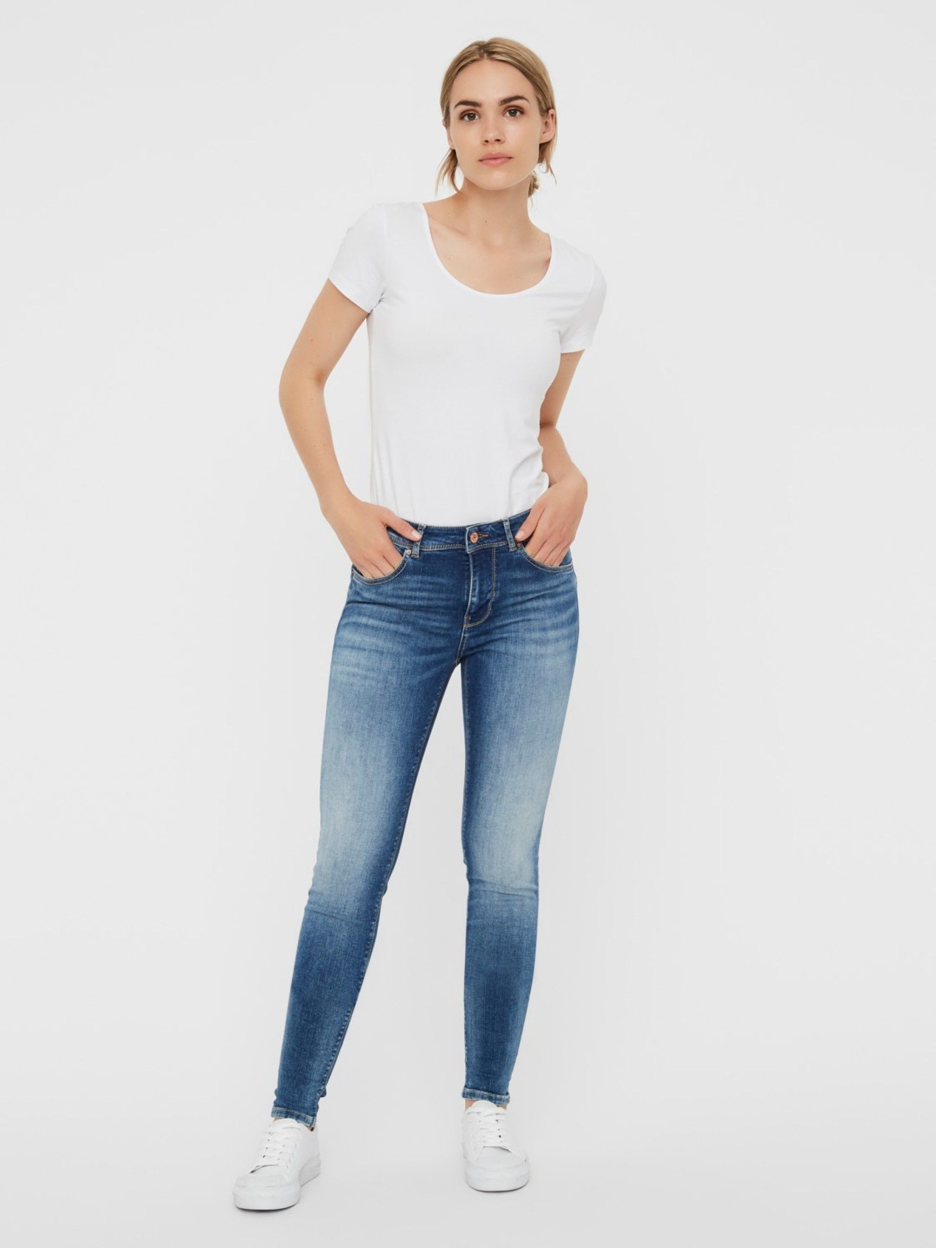 Calça Mulher Jeans LUX MR SLIM VERO MODA Noos
