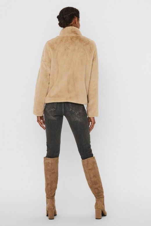 CASACO MULHER THEA CURTO FAUX FUR VERO MODA CASACO MULHER THEA CURTO FAUX FUR VERO MODA