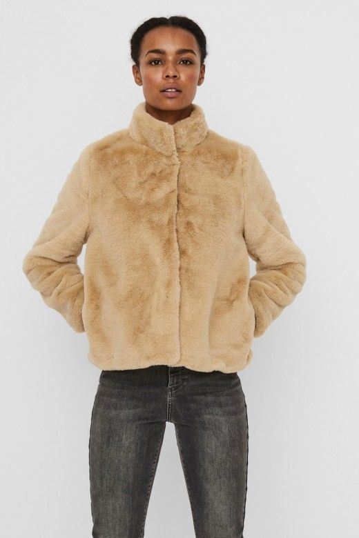 CASACO MULHER THEA CURTO FAUX FUR VERO MODA CASACO MULHER THEA CURTO FAUX FUR VERO MODA