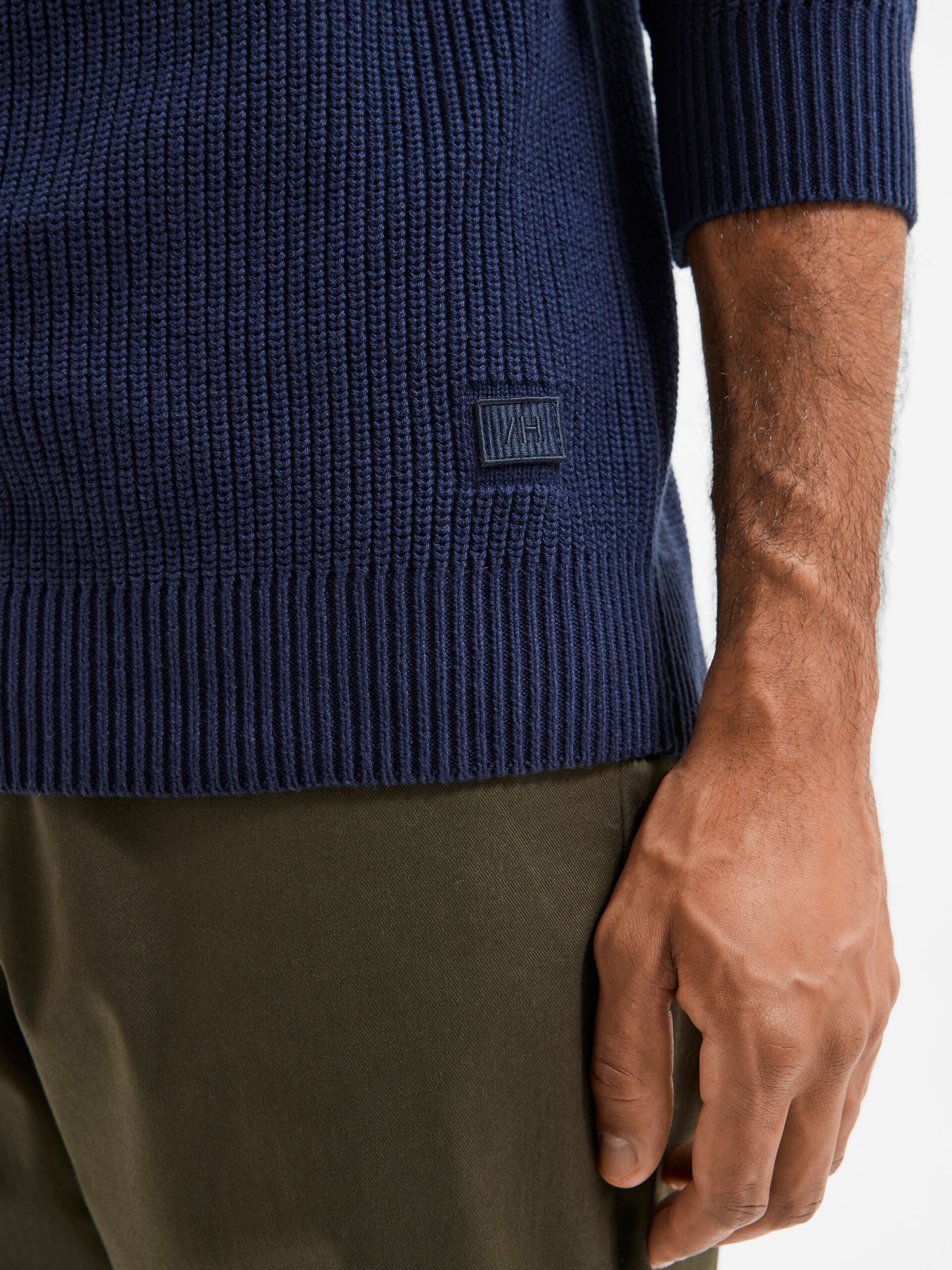 CAMISOLA HOMEM GOLA ALTA SELECTED