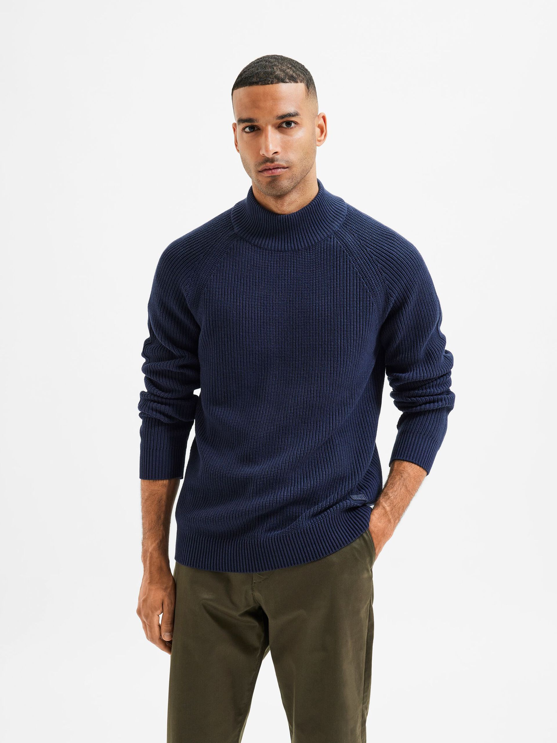 CAMISOLA HOMEM GOLA ALTA SELECTED