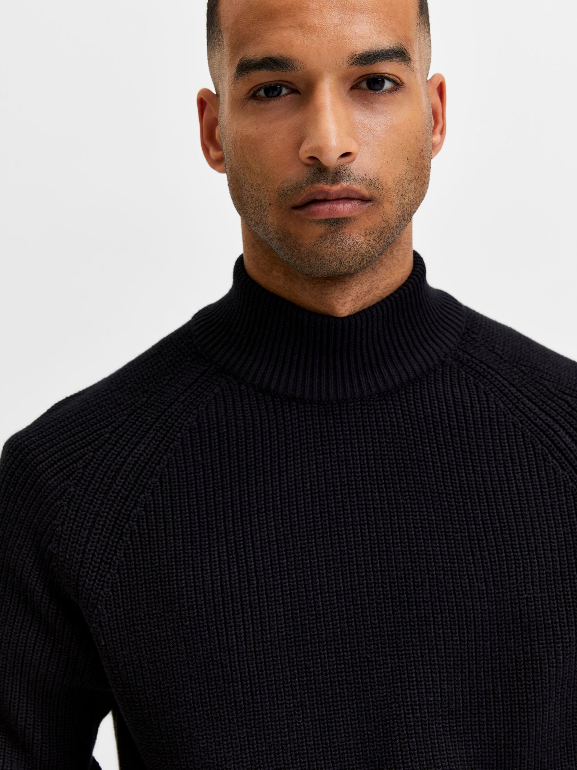 CAMISOLA HOMEM GOLA ALTA SELECTED