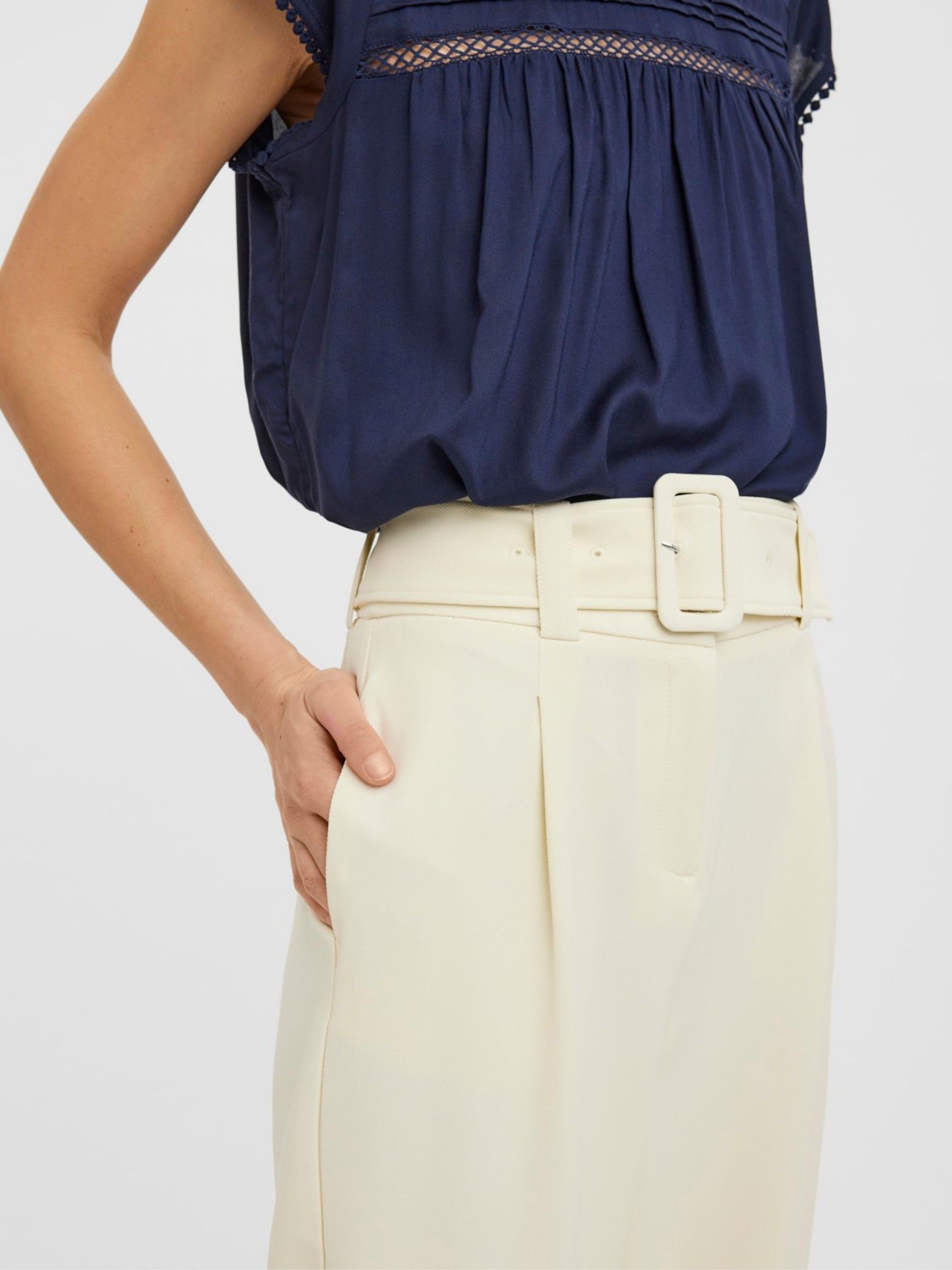 Calças Senhora Ulia Pocket Vero Moda