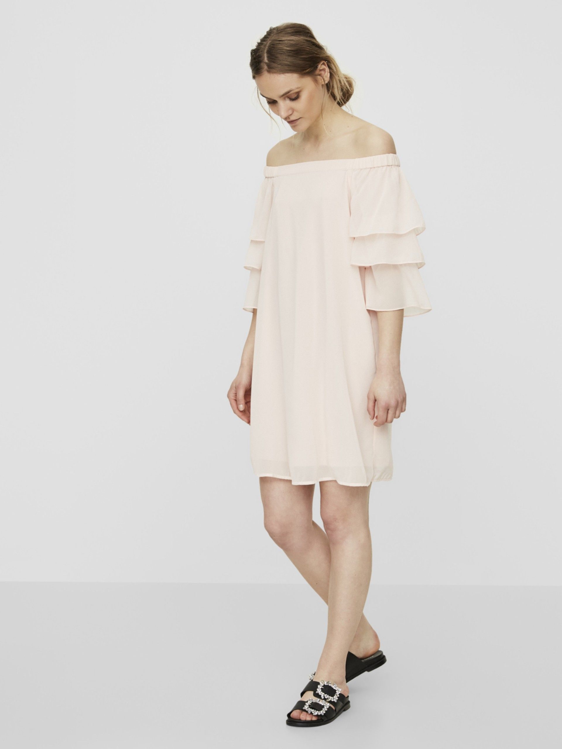 VESTIDO REEM OFFSHOULDER CURTO VERO MODA