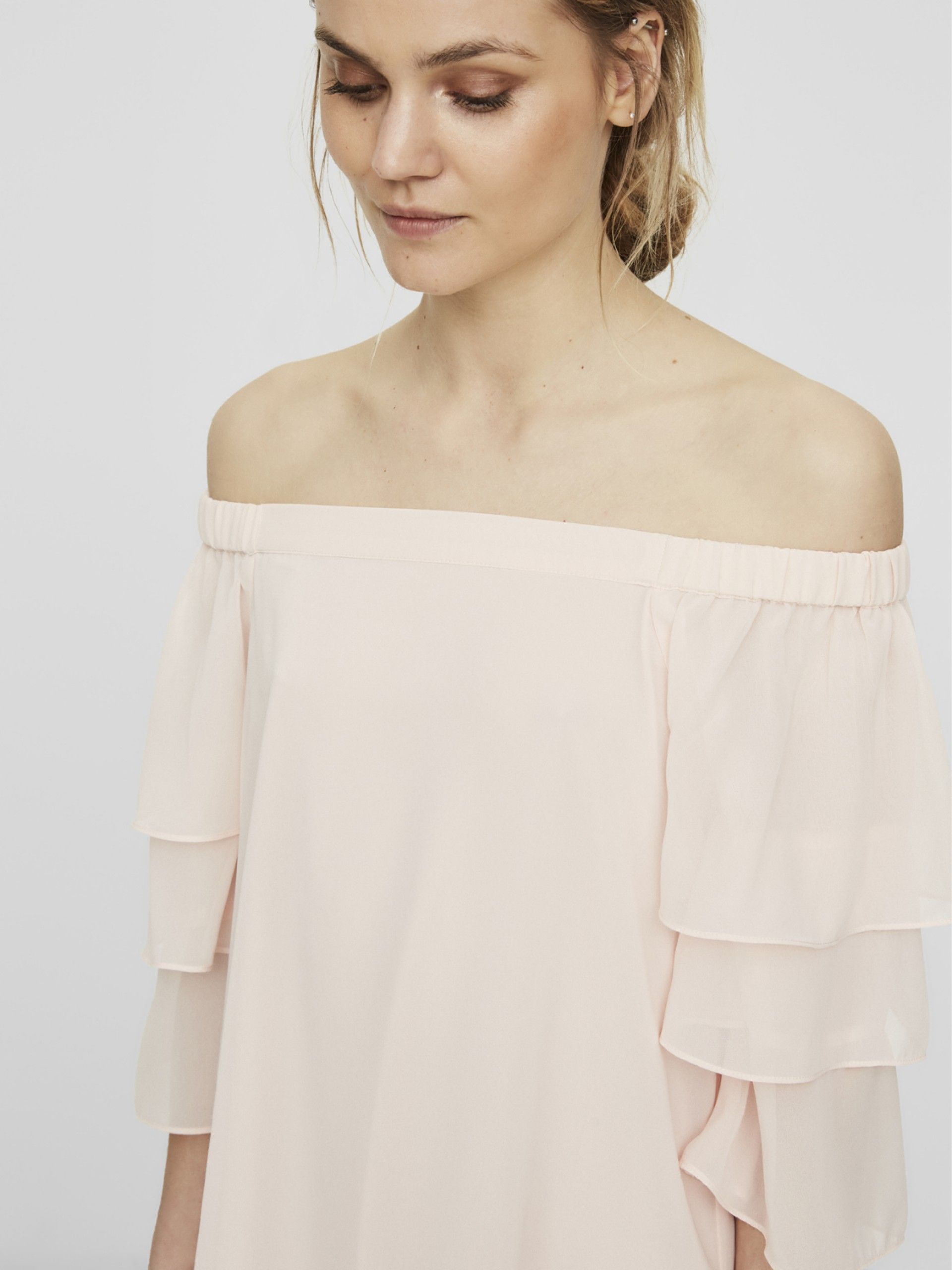 VESTIDO REEM OFFSHOULDER CURTO VERO MODA