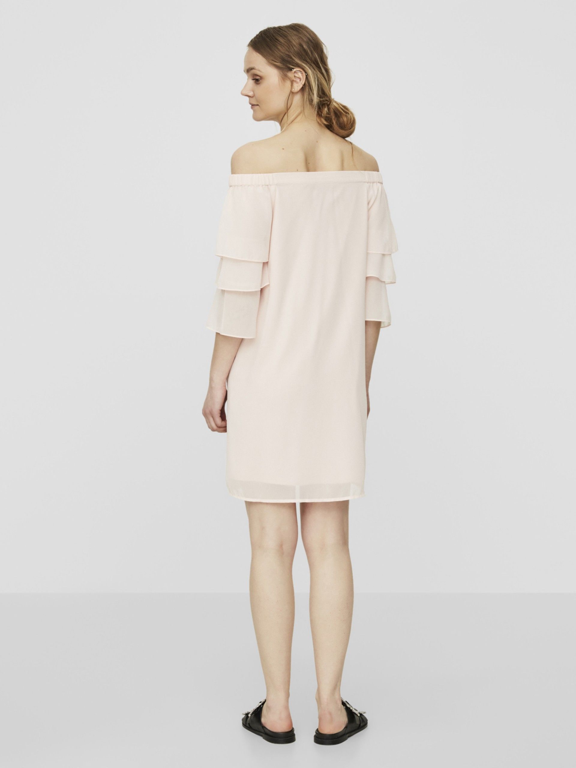 VESTIDO REEM OFFSHOULDER CURTO VERO MODA