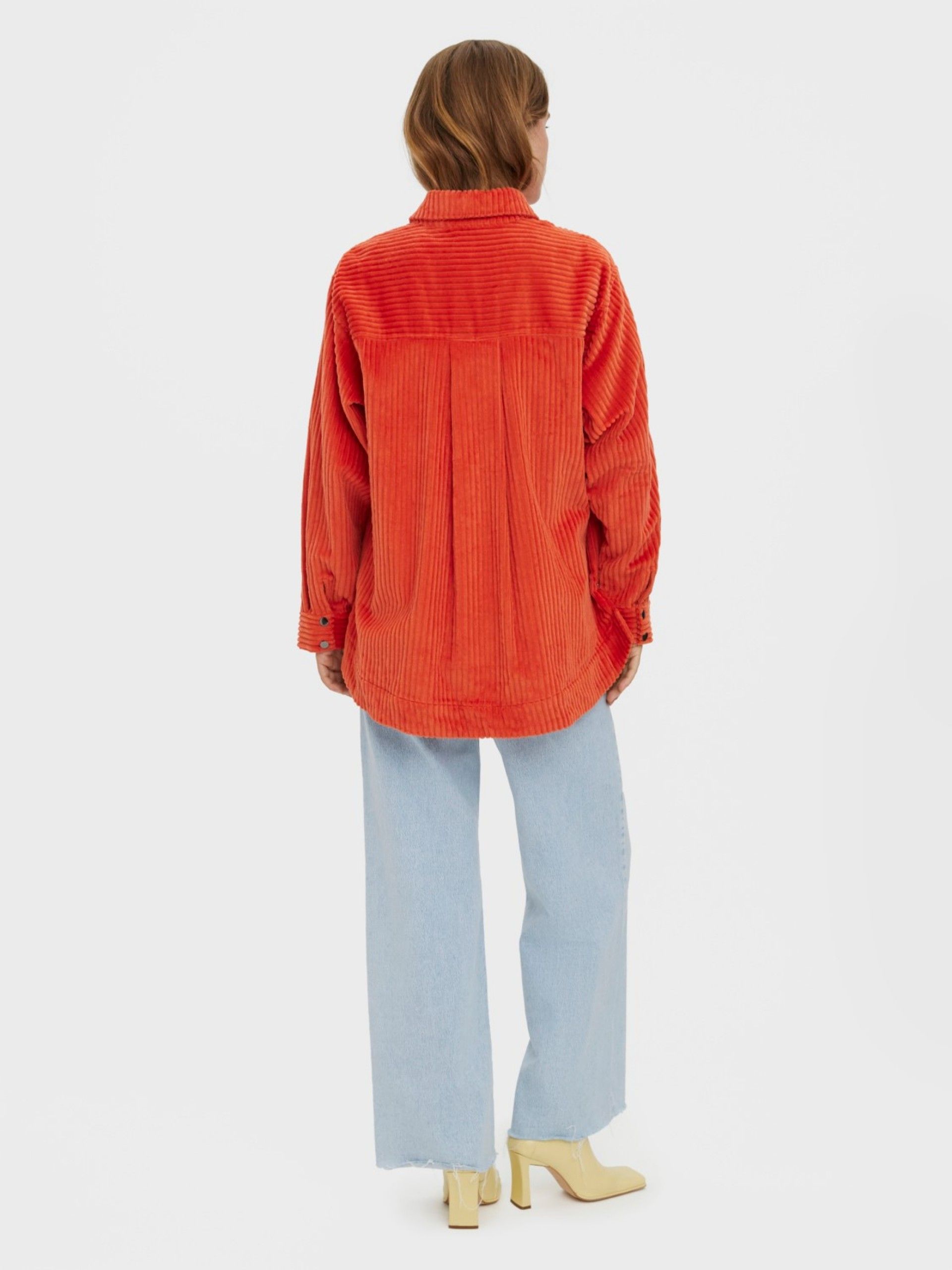 Camisa Senhora Vero Moda em Veludo Cotelê / Bombazine