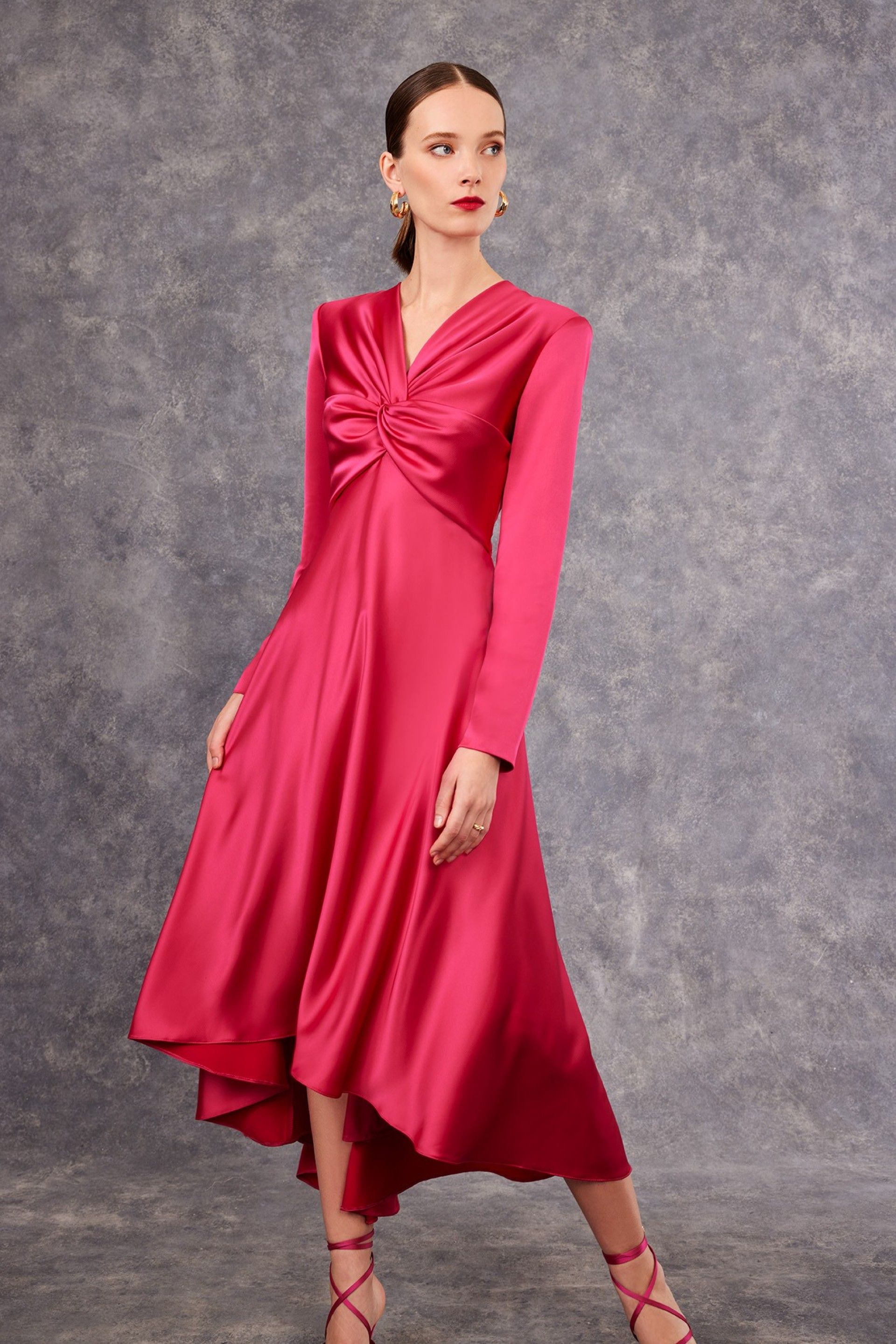 Vestido Midi c/ Nó no Peito da Carla Ruiz