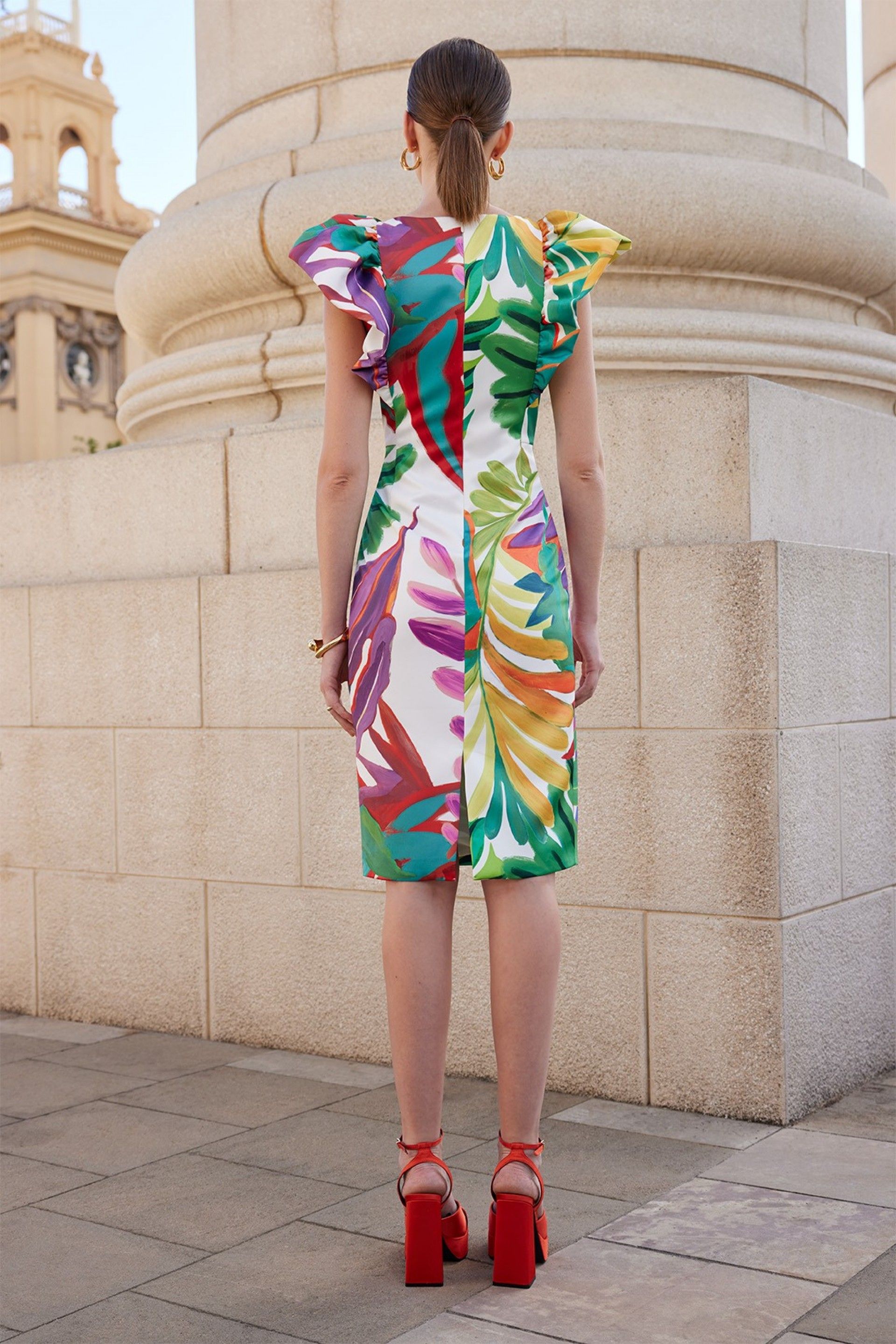 Vestido Justo Florido com Mangas de Folho da Carla Ruiz