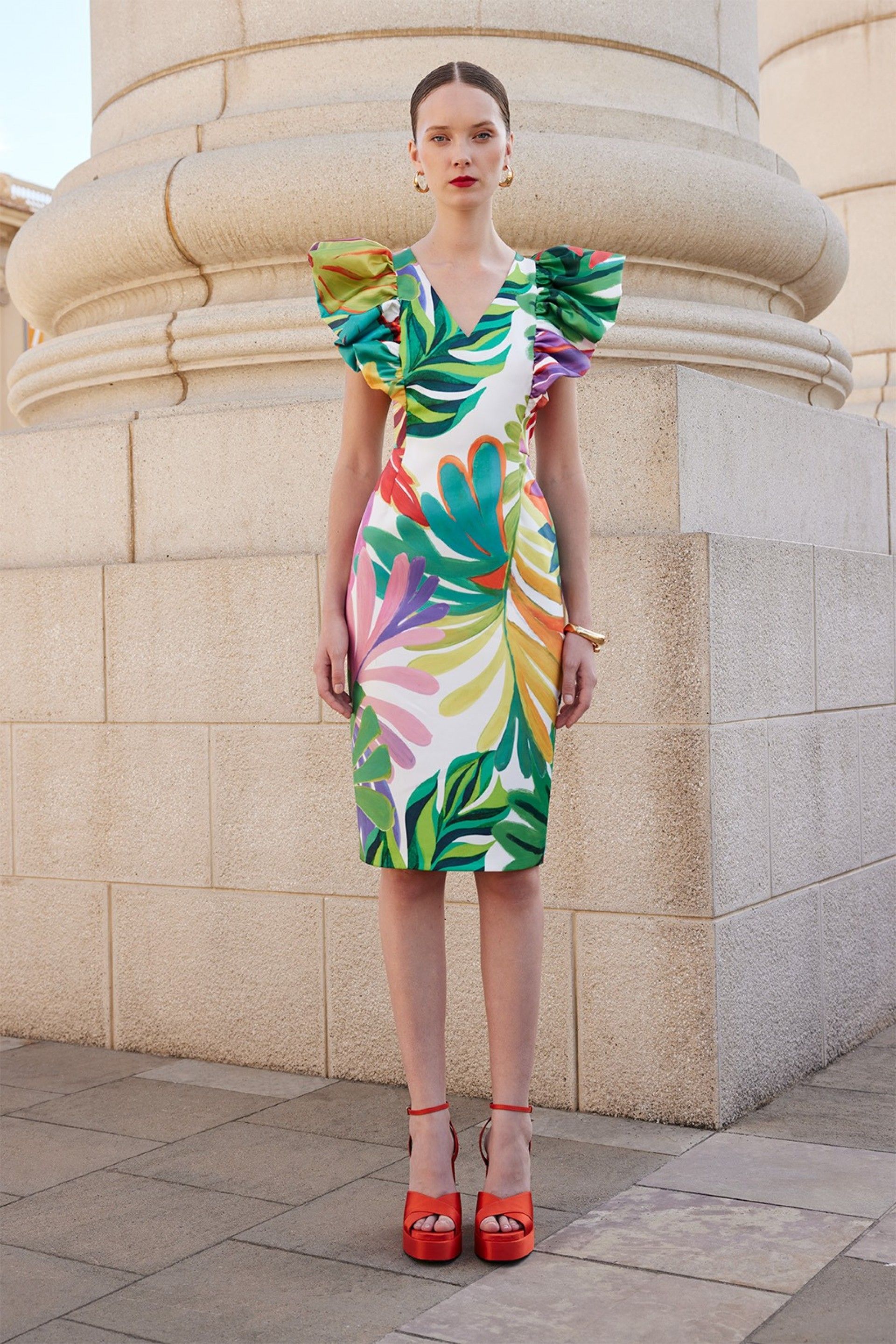 Vestido Justo Florido com Mangas de Folho da Carla Ruiz