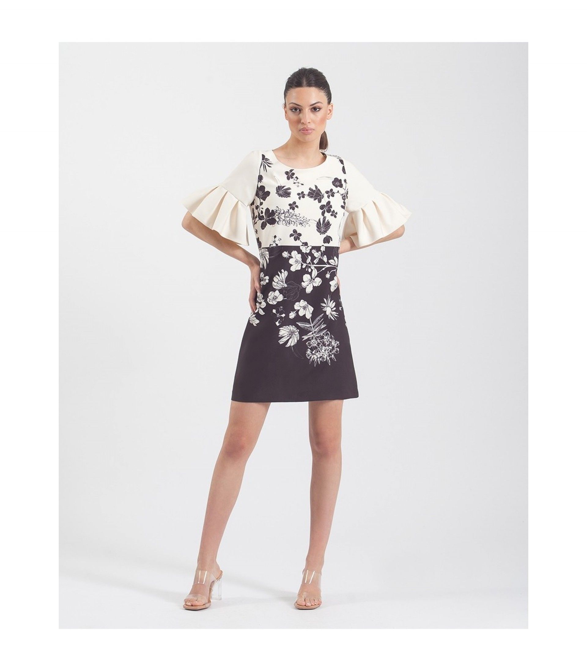 Vestido Curto Floral Bicolor Com Decote Redondo E Mangas Franzidas