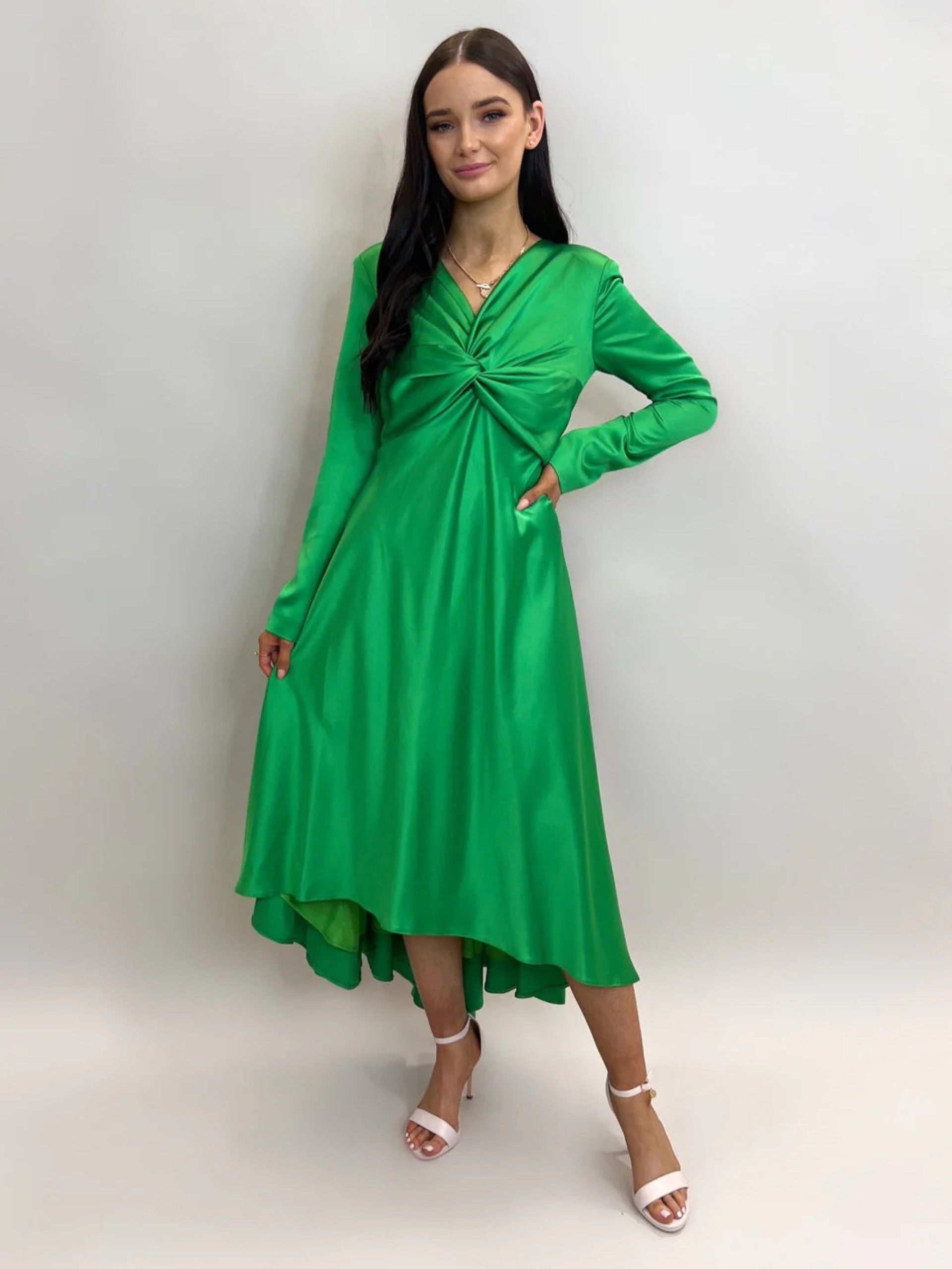 Vestido Midi c/ Nó no Peito da Carla Ruiz