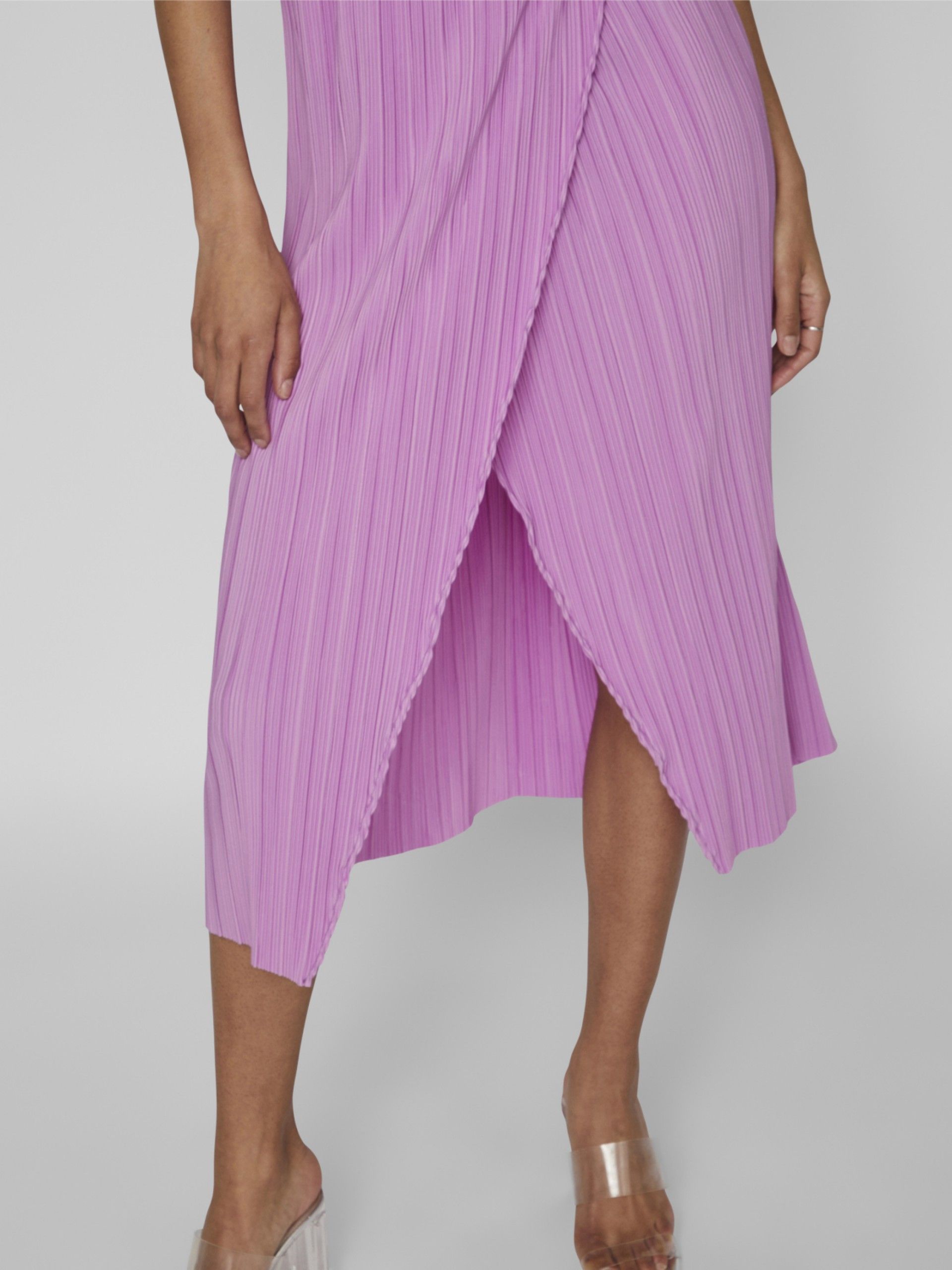 Vestido BEBA decote em V Plissado Midi VILA