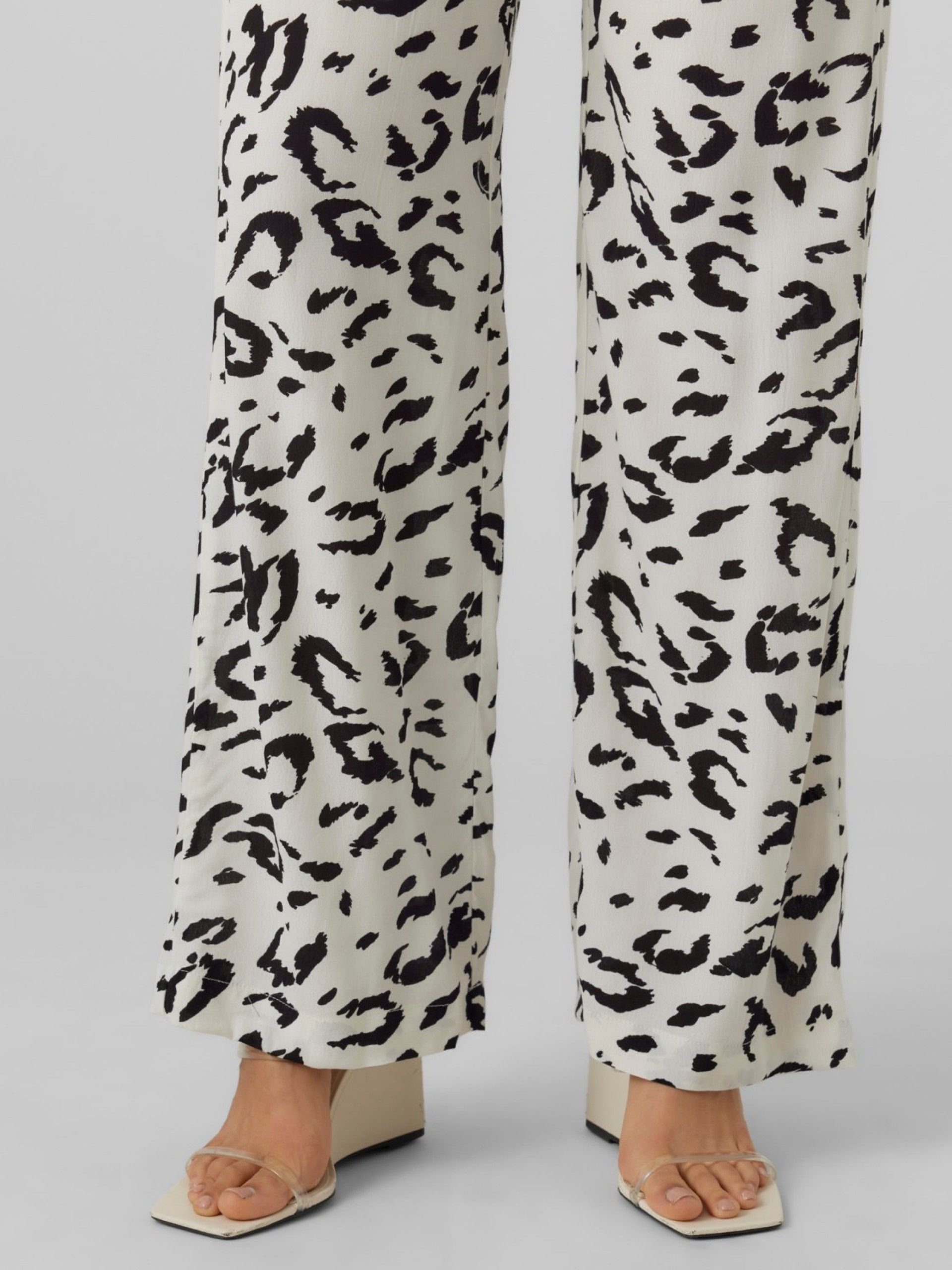 Calça Mulher FERGIE NW Flared VERO MODA