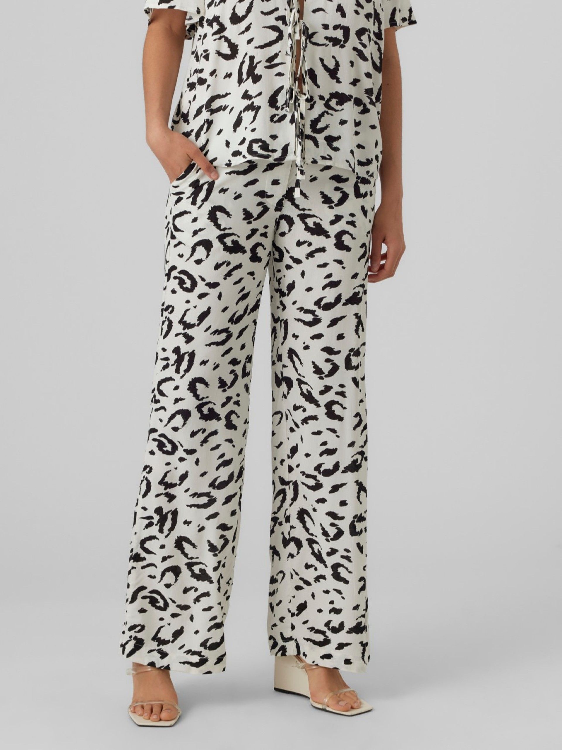 Calça Mulher FERGIE NW Flared VERO MODA