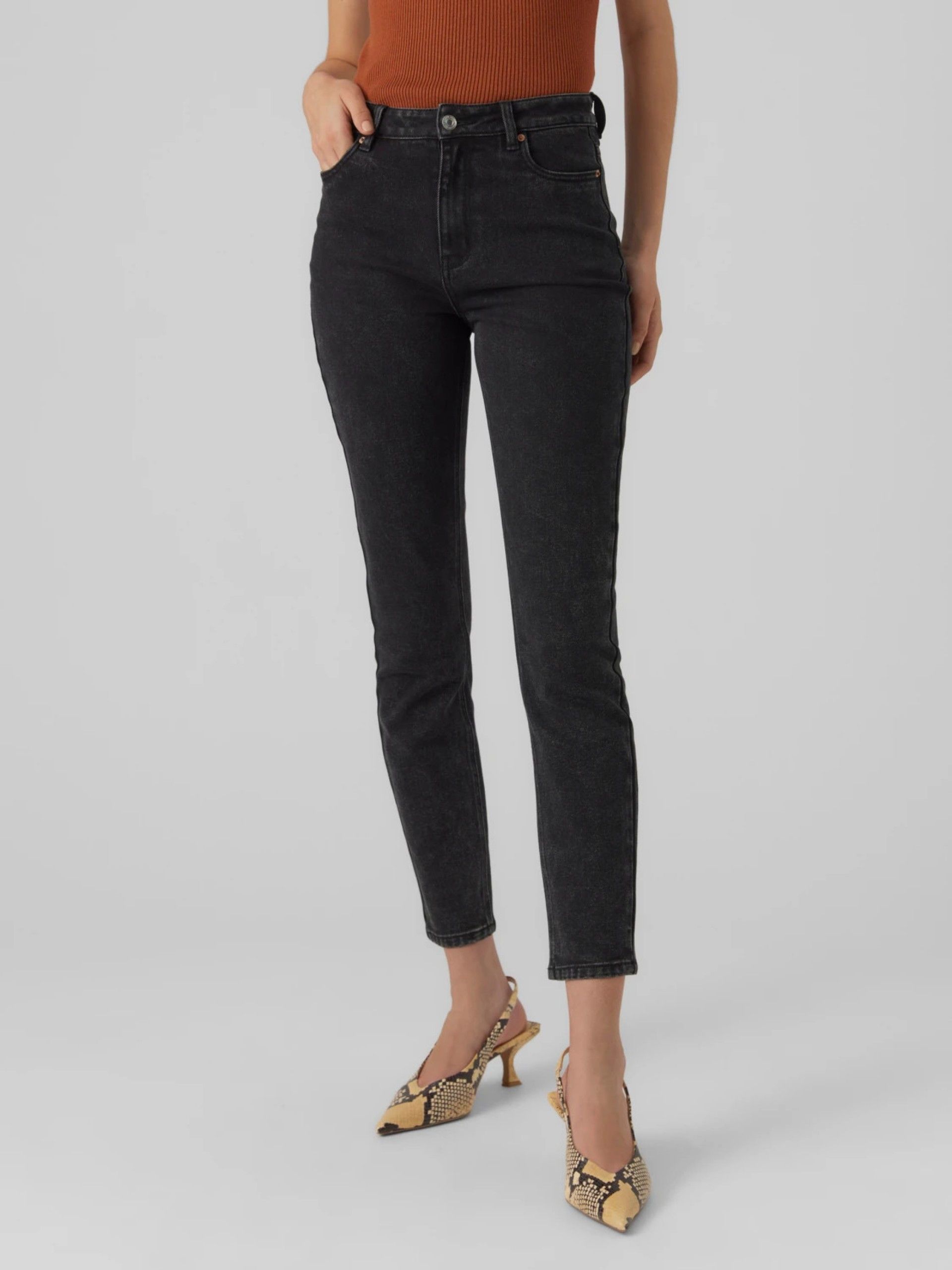 Calça Jeans mulher Brenda HR Straight Vero Moda