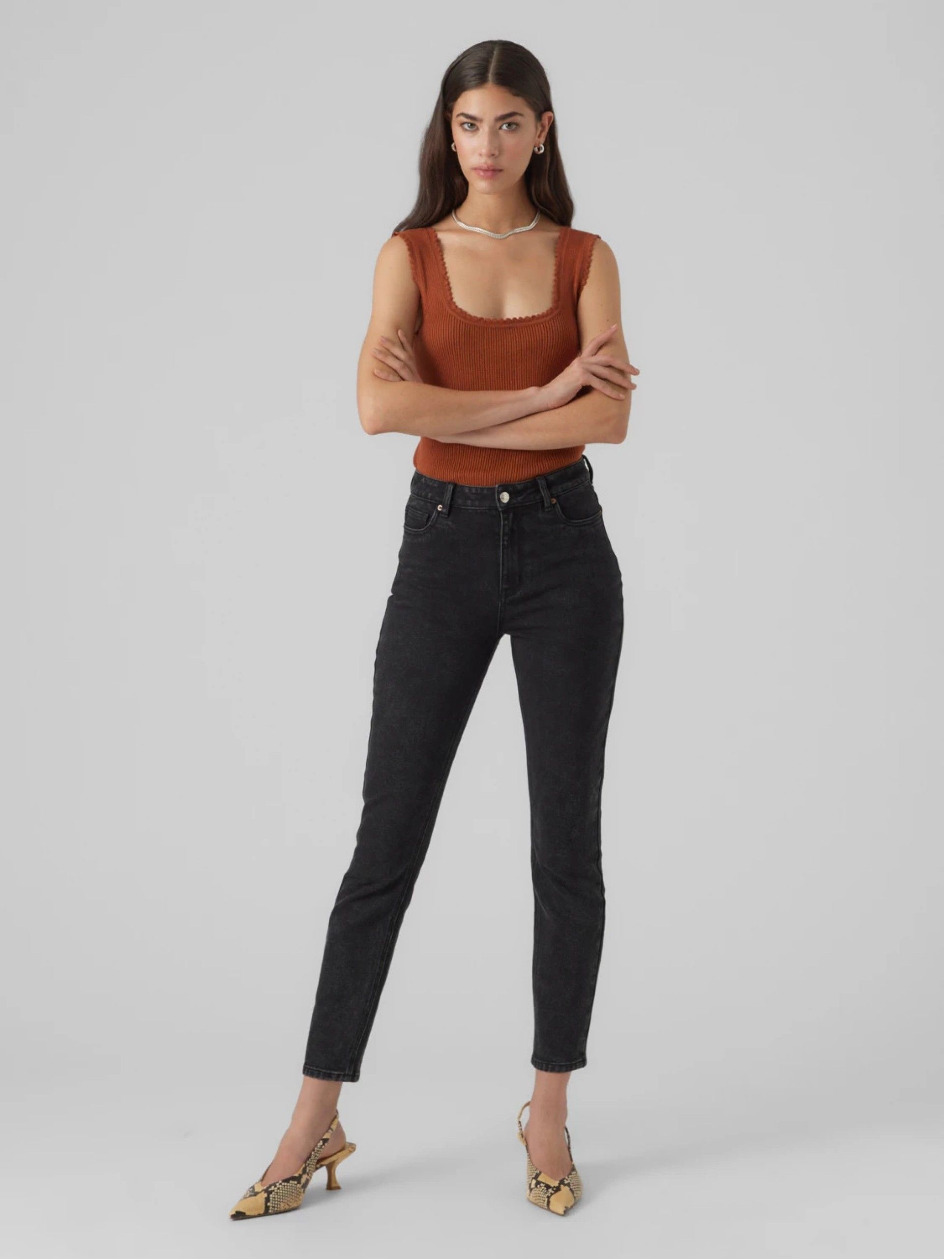 Calça Jeans mulher Brenda HR Straight Vero Moda