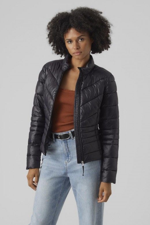 Casaco Mulher Puffer SORAYASIV Curto VERO MODA Casaco Mulher Puffer SORAYASIV Curto VERO MODA
