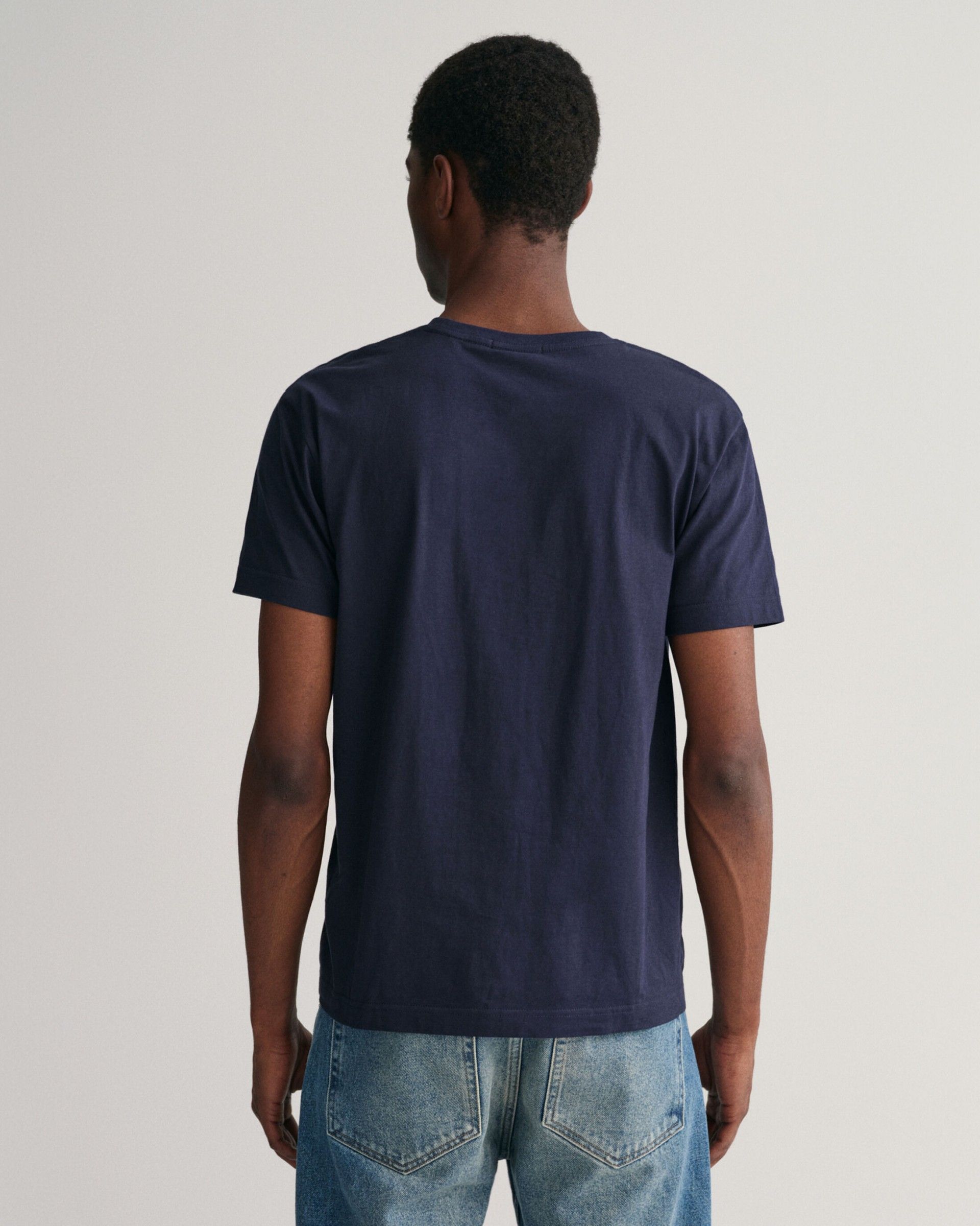 T-Shirt Homem GANT Slim SHIELD