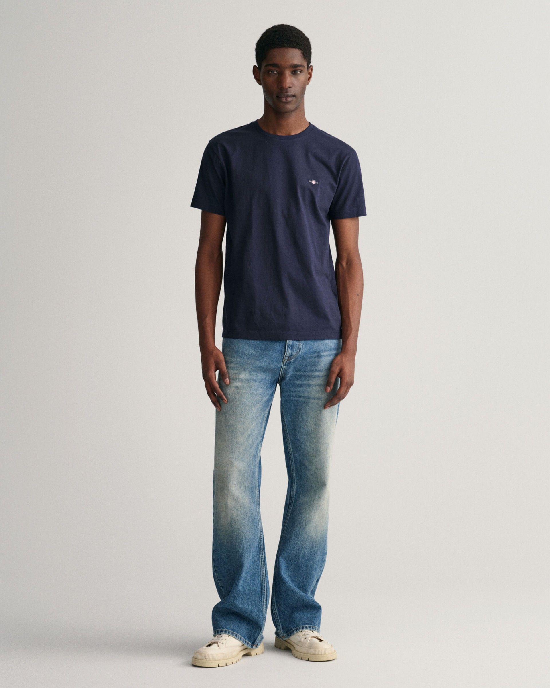 T-Shirt Homem GANT Slim SHIELD