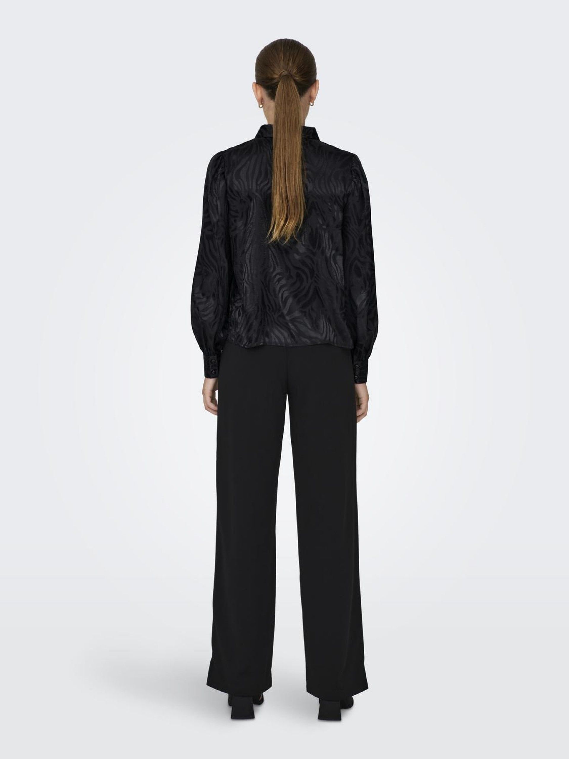 Blusa DIFFI Cetim JDY ONLY