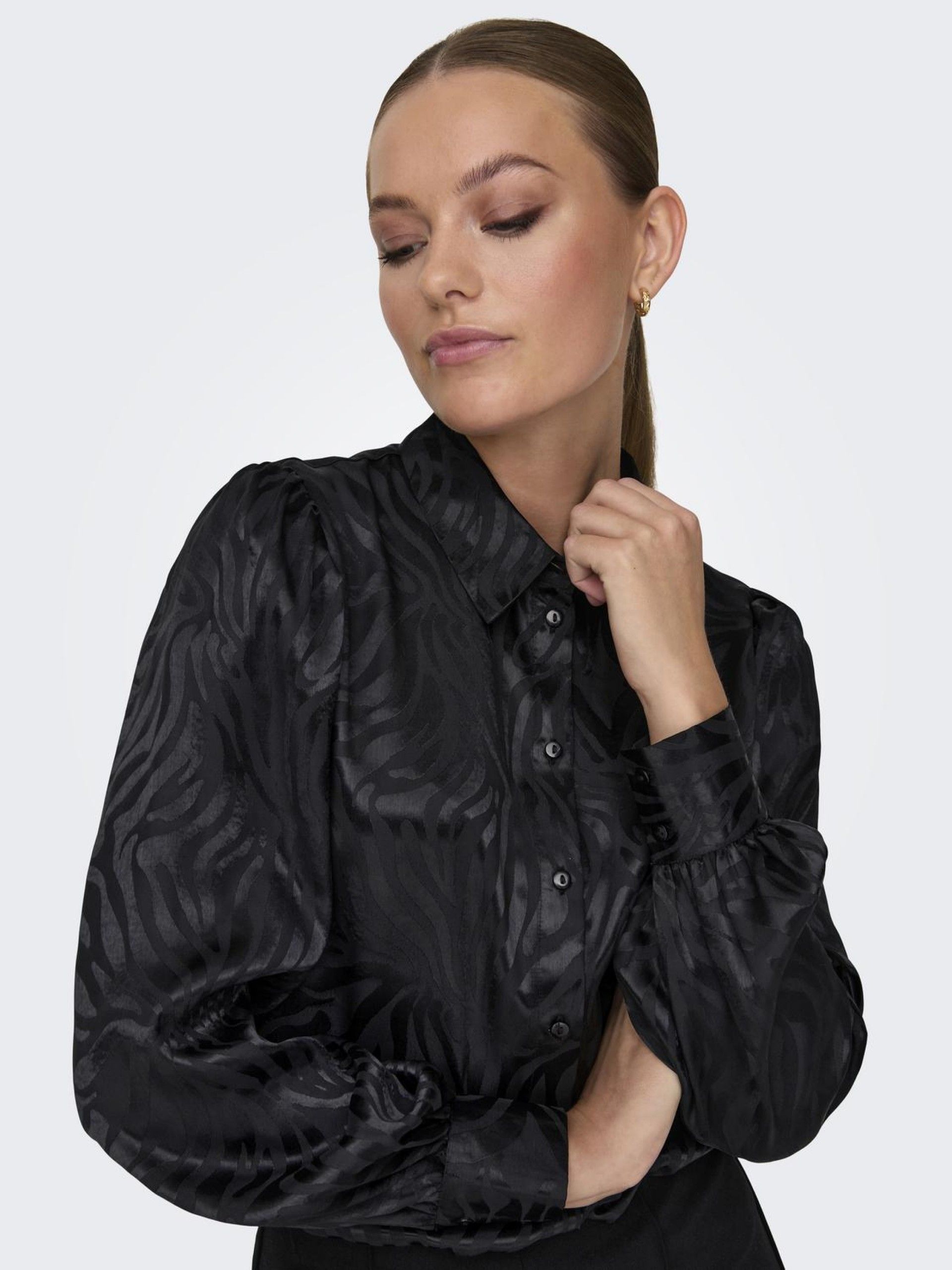 Blusa DIFFI Cetim JDY ONLY