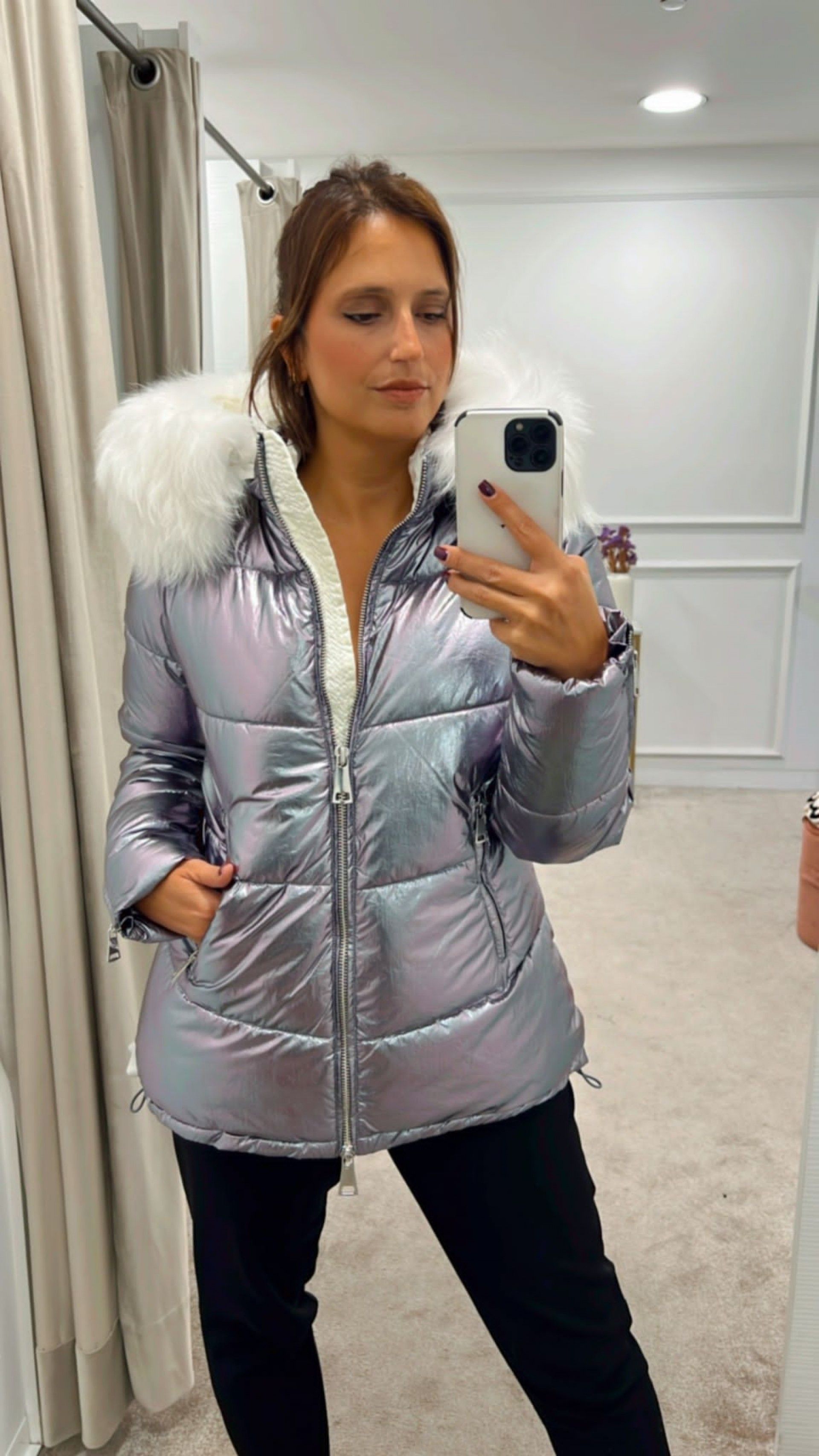 Casaco Mulher Acolchoado Curto Loco Luxo na Cor Prata/Branco com Pêlo Amovivel