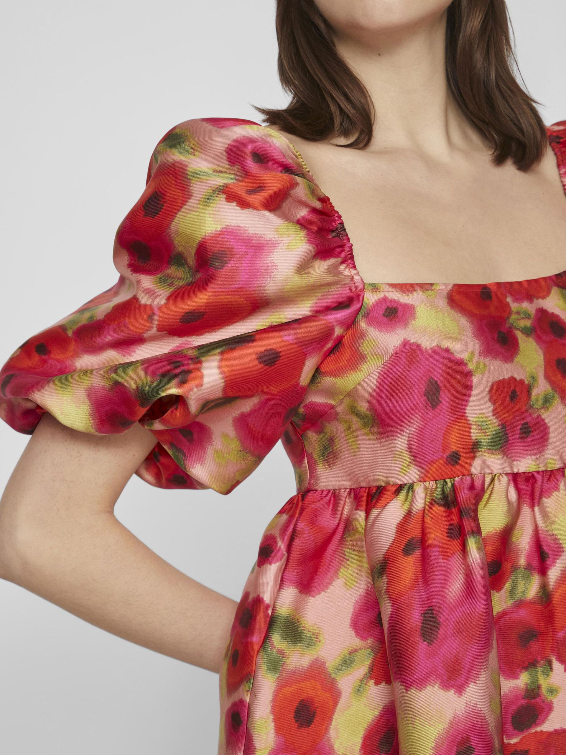 Vestido Fenja Puff Prit Curto Vila