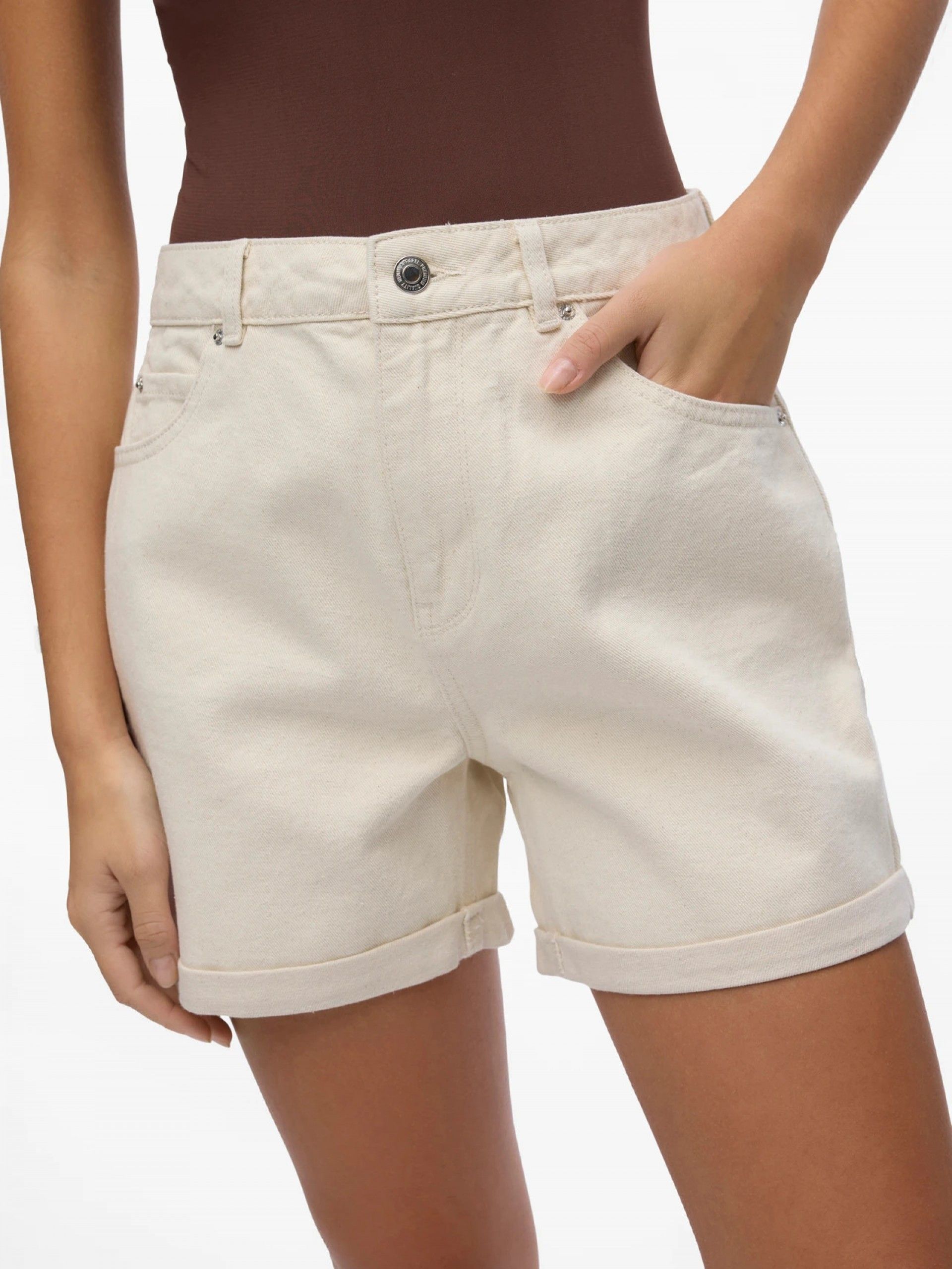 Calção Mulher Shorts Zuri HR Vero Moda
