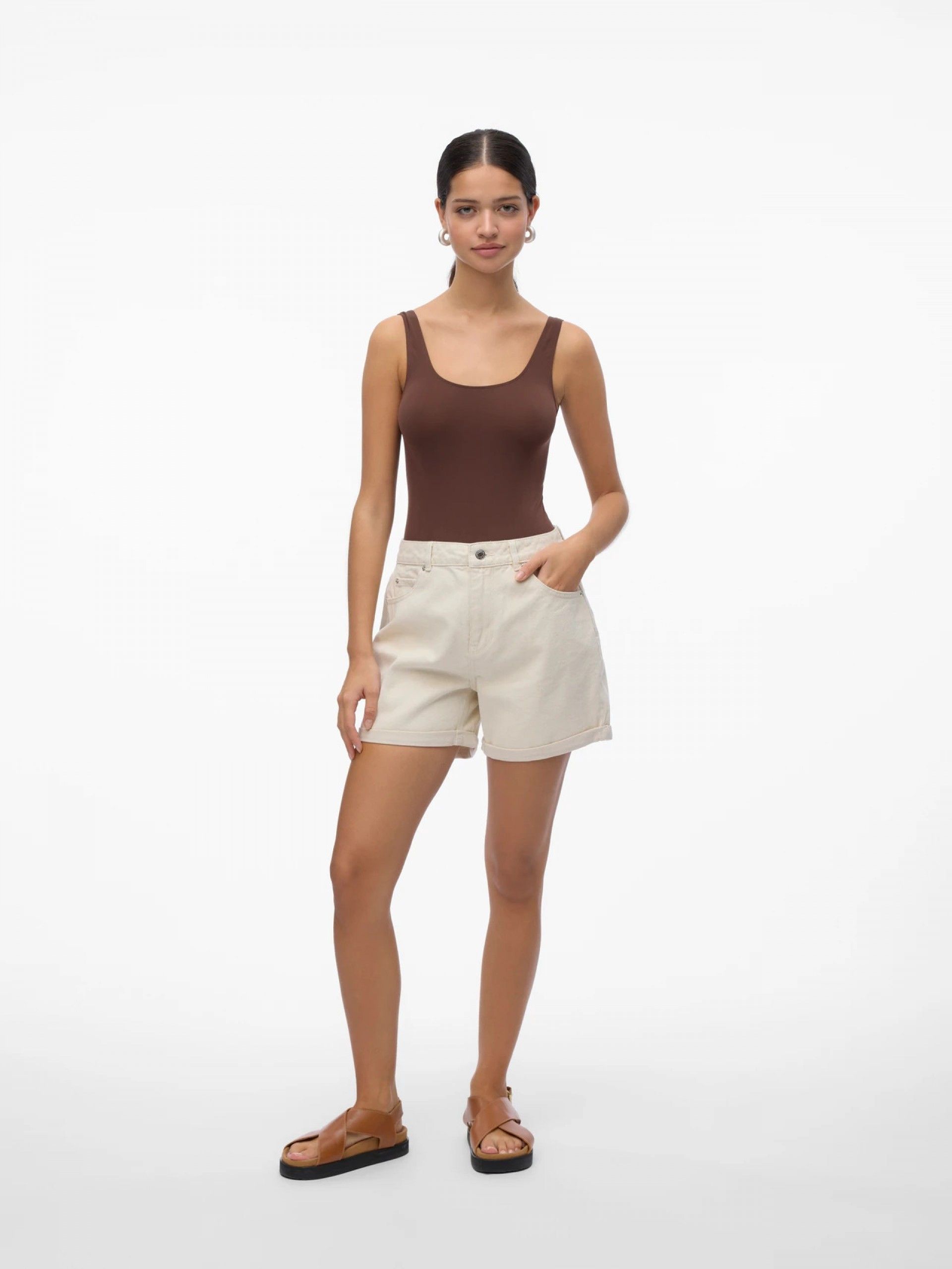 Calção Mulher Shorts Zuri HR Vero Moda