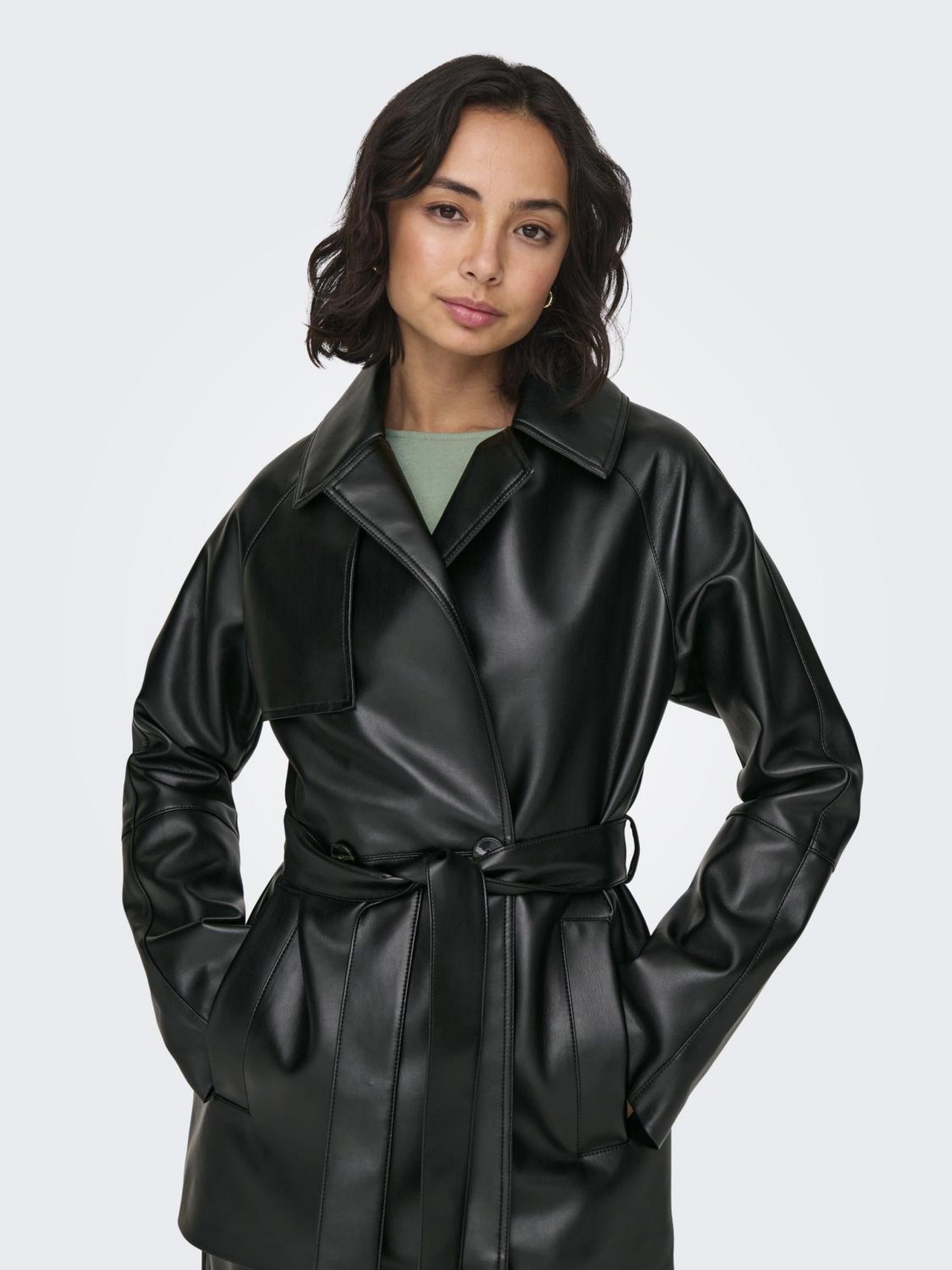 Casaco Mulher SOFIA Faux Leath com cinto curto ONLY
