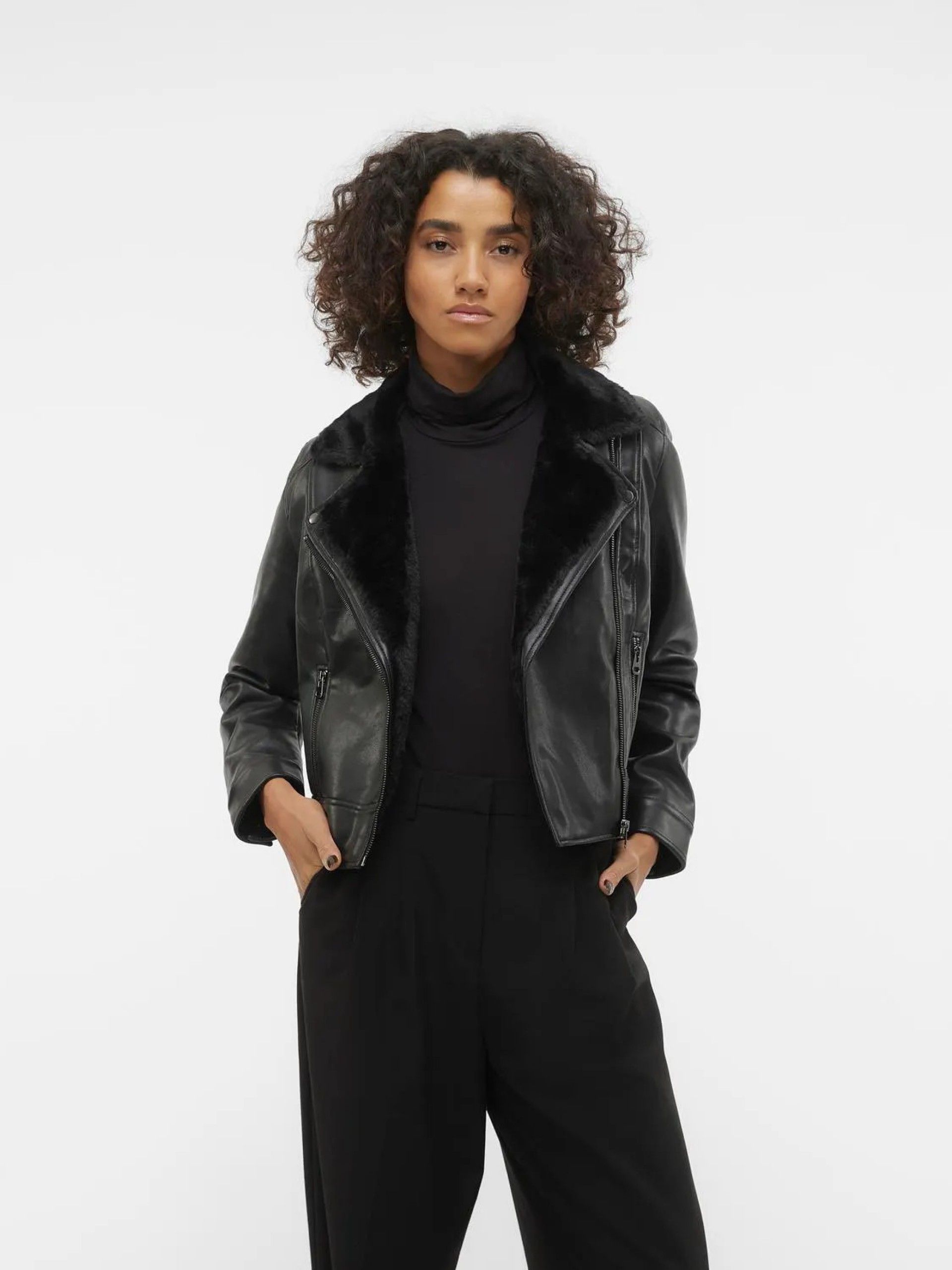 Casaco Mulher Ecopele com pelo interior Vero Moda