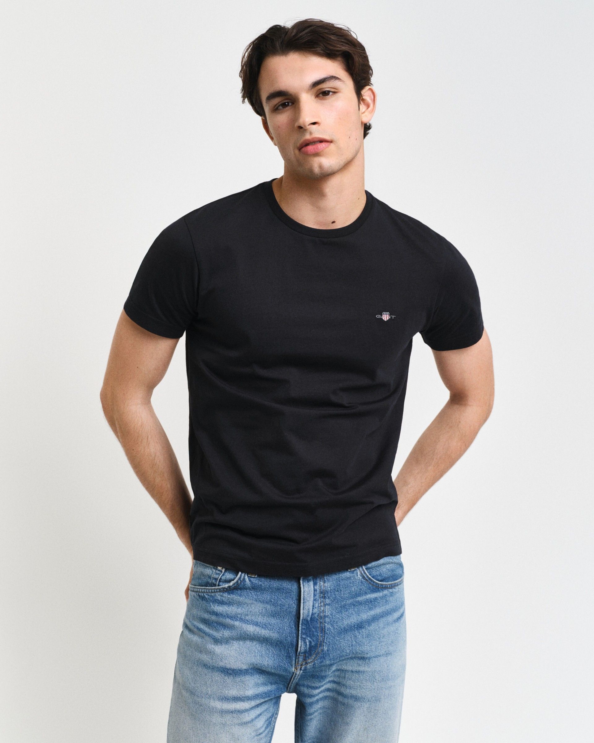 T-Shirt Homem GANT Slim SHIELD