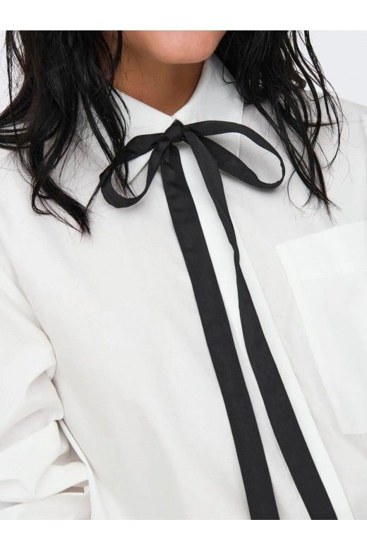 Blusa Mulher ONLY MOCO com laço preto Blusa Mulher ONLY MOCO com laço preto