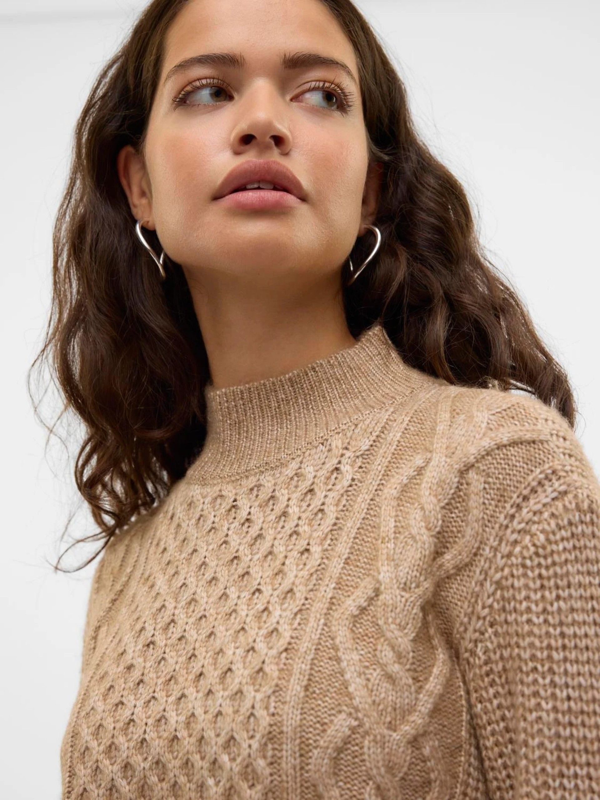 Camisola Mulher UNIVERCE Gola Subida Vero Moda