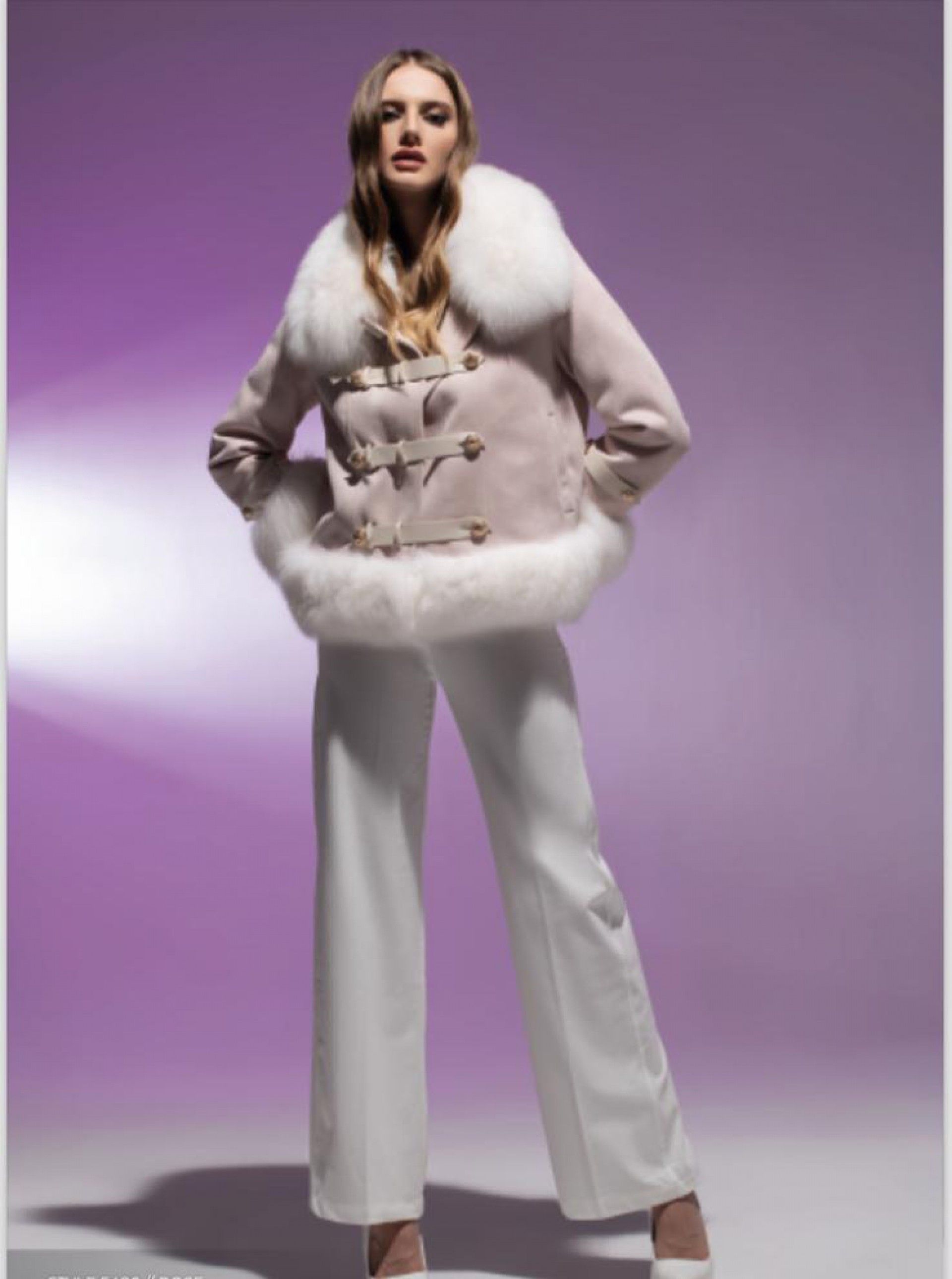 Casaco Mulher Curto com Pelo LOCO LUXO