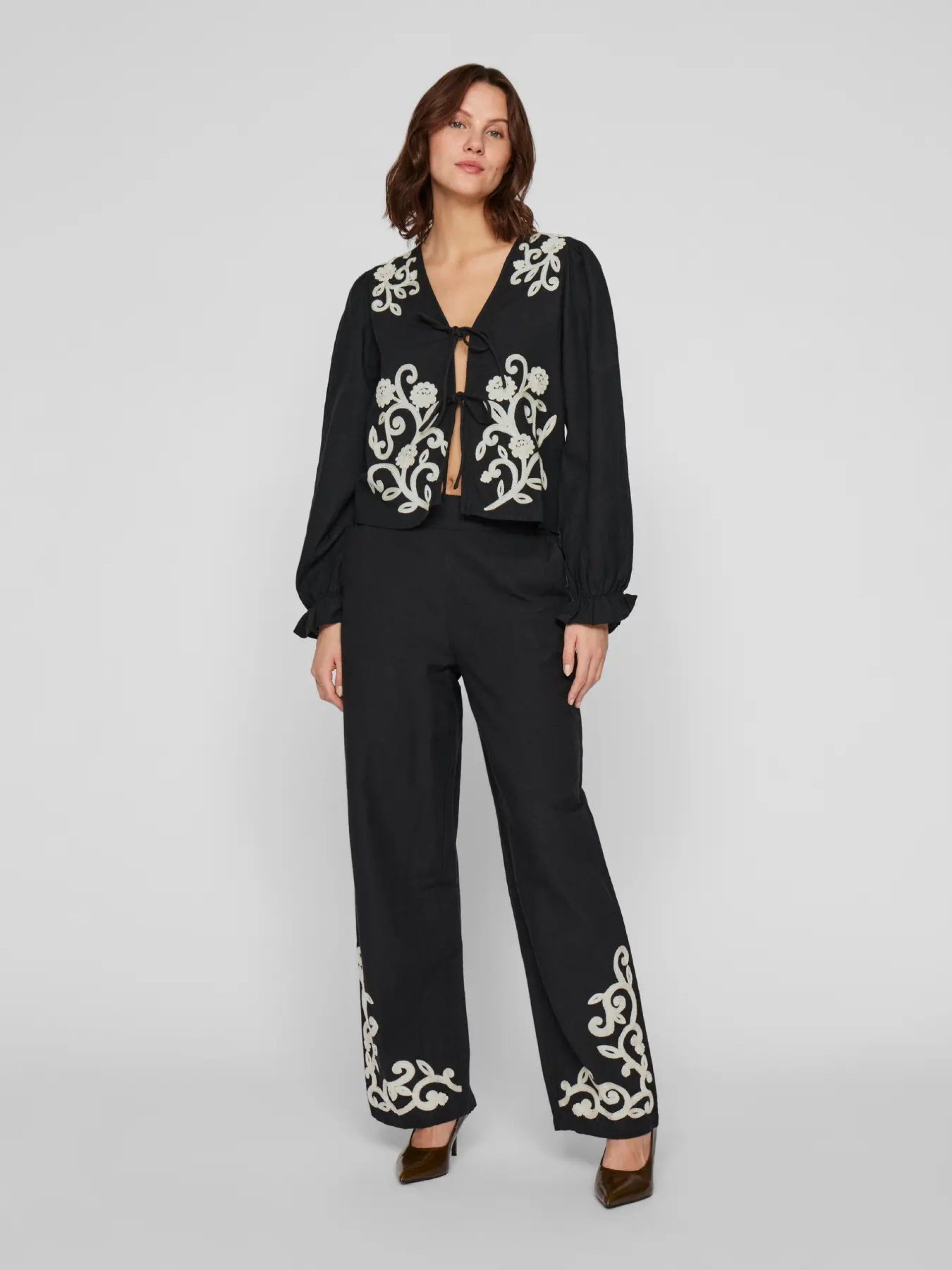 Calça Mulher VILA POLENE com Bordado