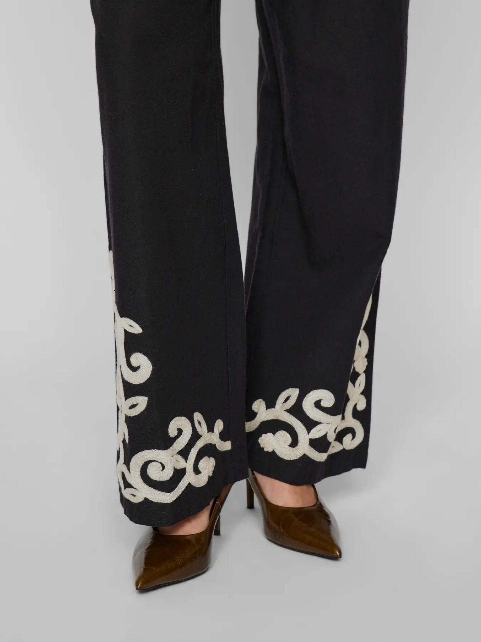 Calça Mulher VILA POLENE com Bordado