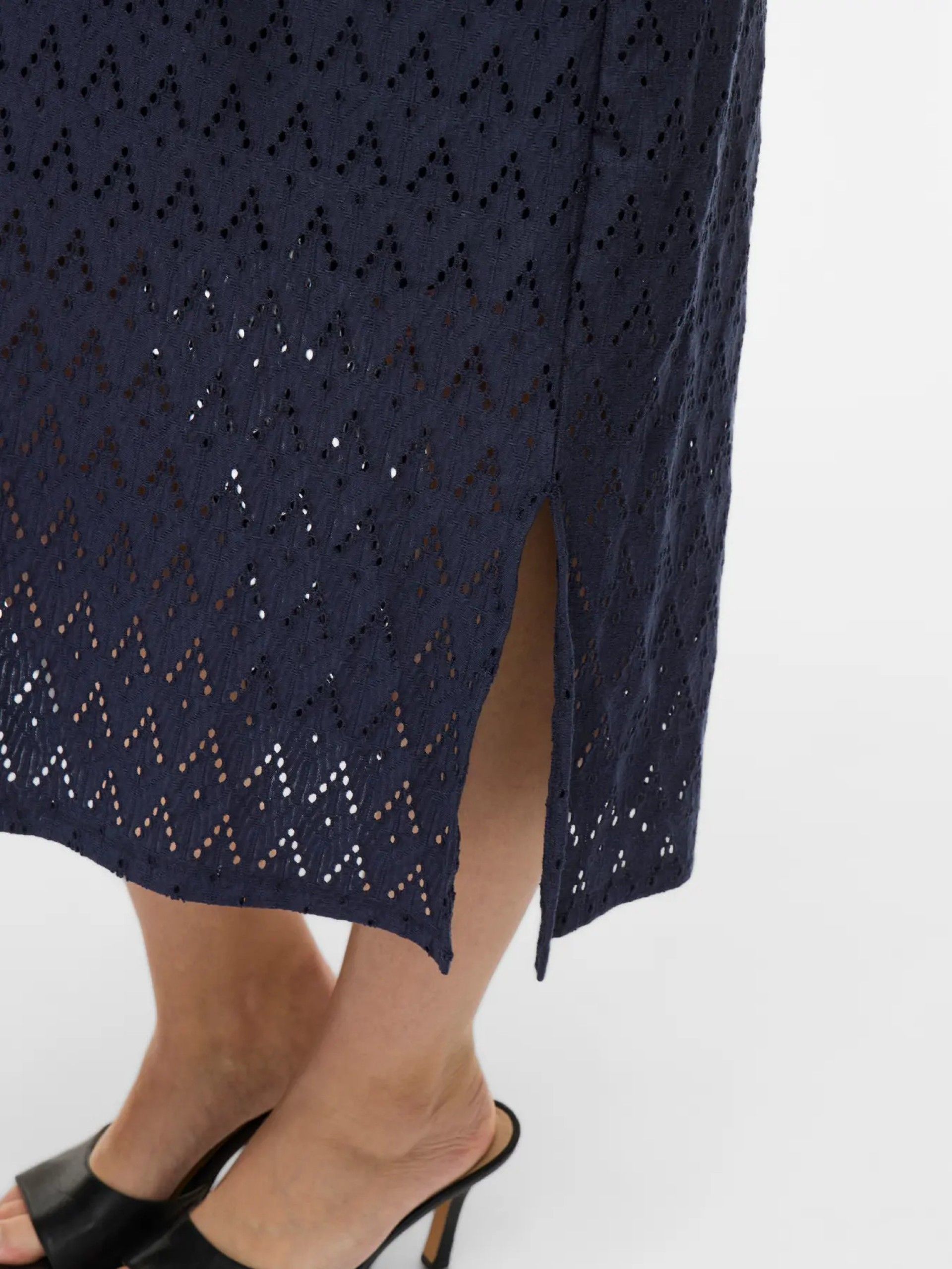 Vestido V AMALINA VILA Midi