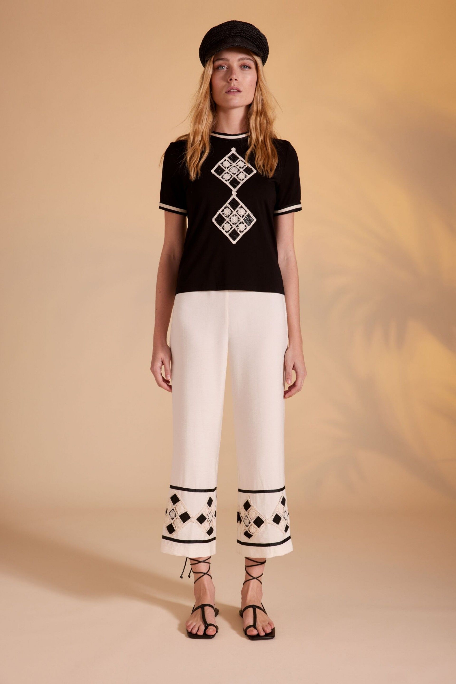 Camisola ARGGIDO bordados meia manga