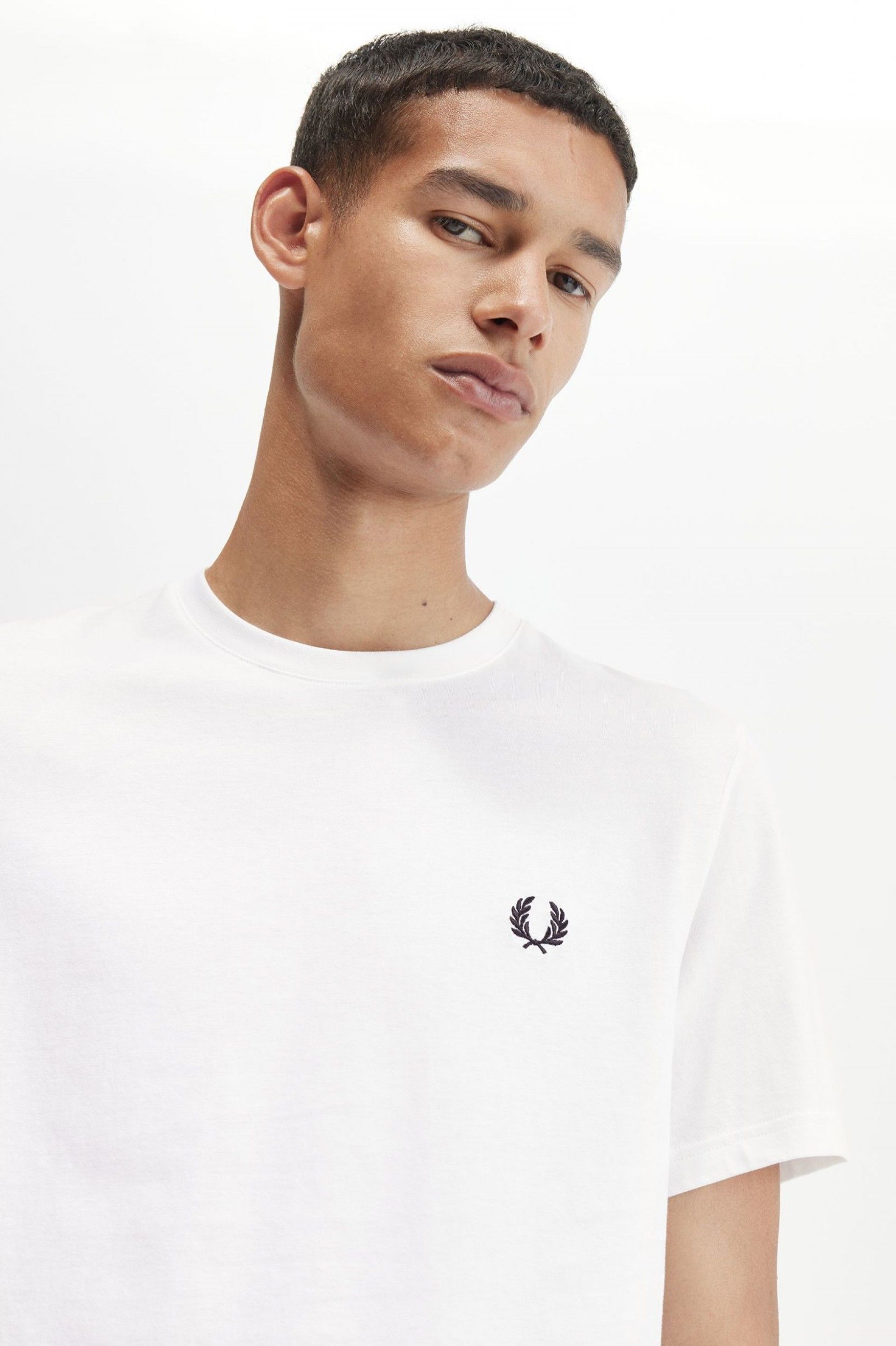T-Shirt Homem Logo nas costas FRED PERRY