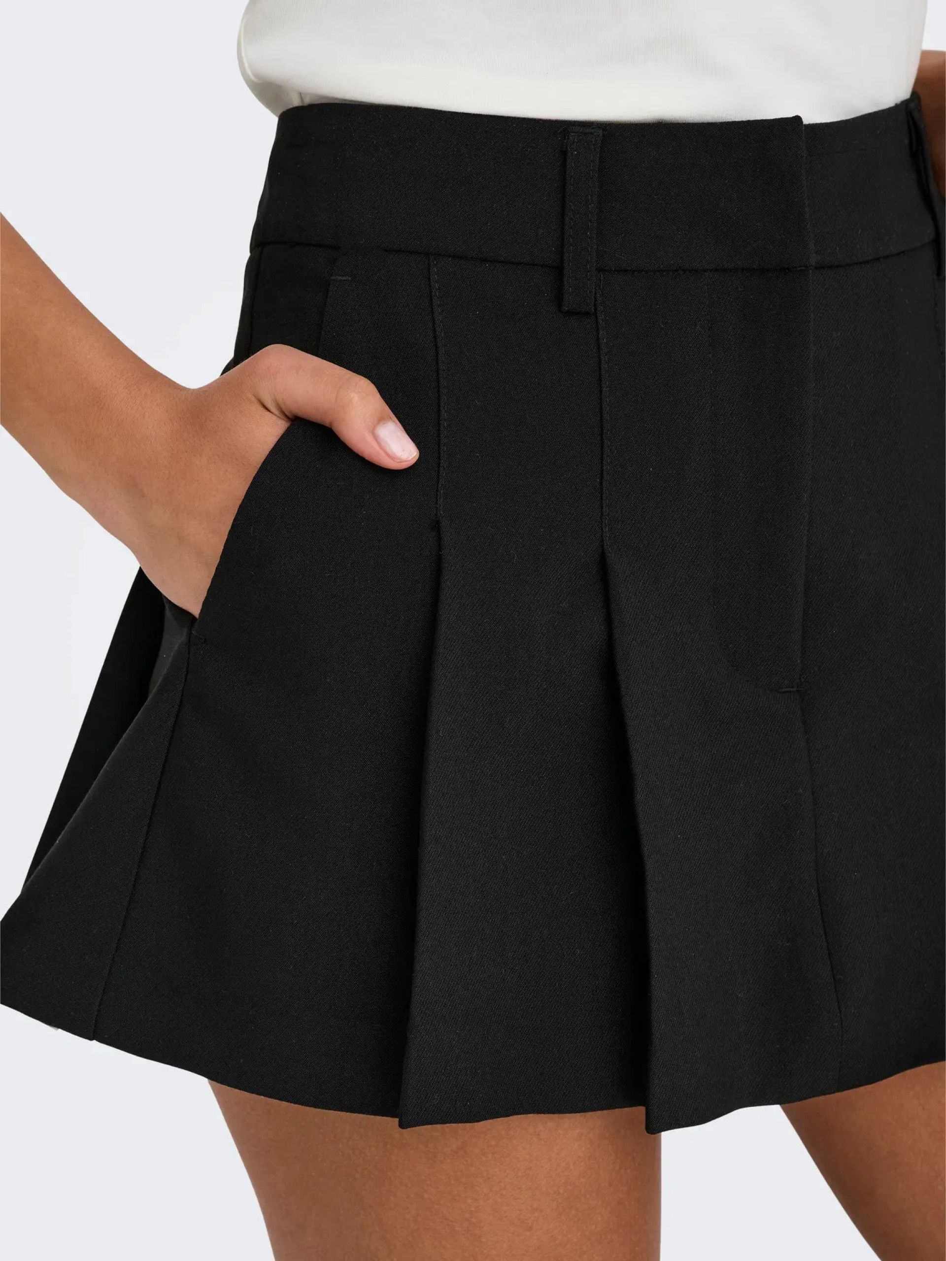 Calção Mini Saia SYLLIE HW Pleat Skort ONLY