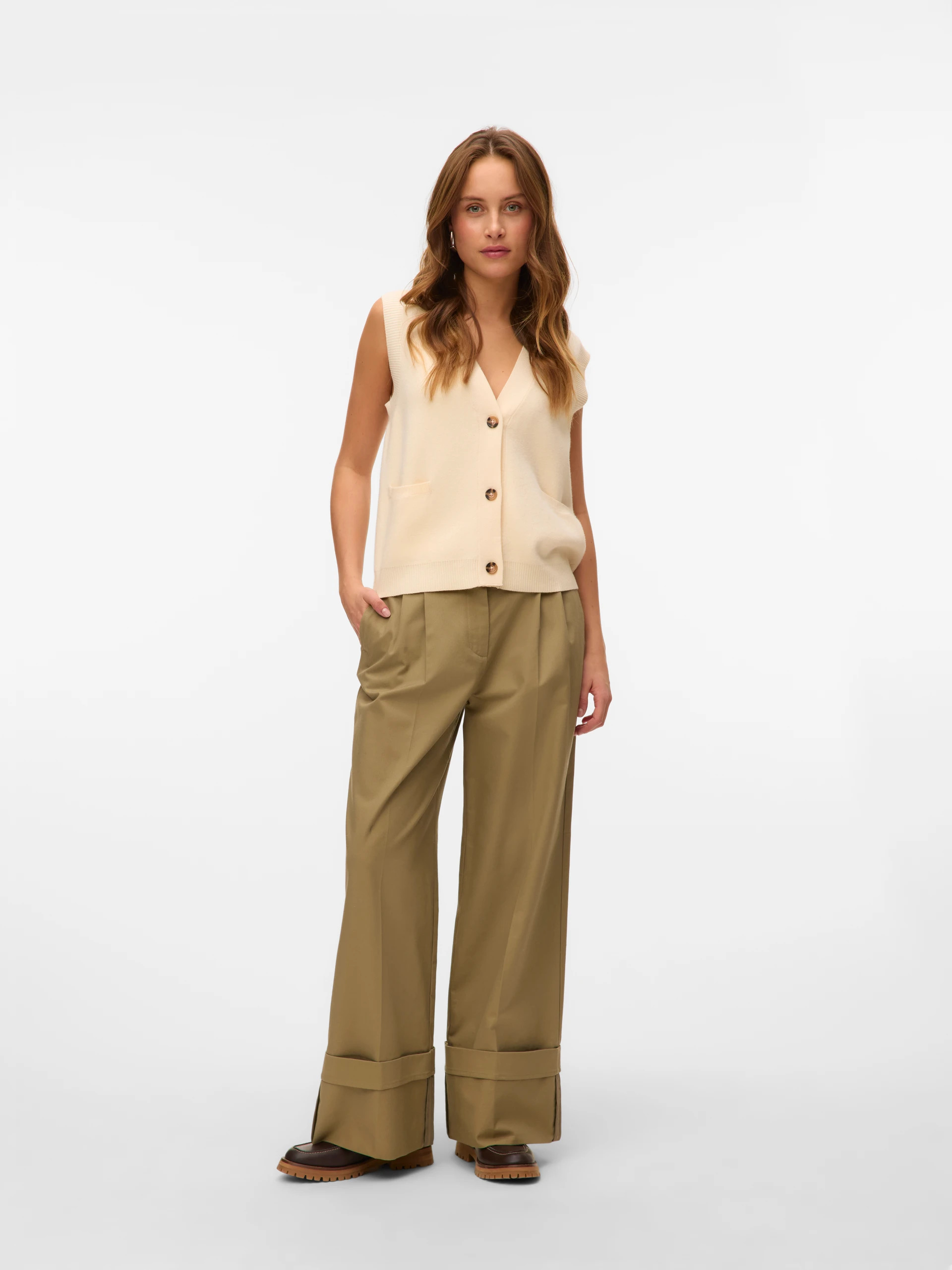 Colete MUlher Malha SABA V Buton VERO MODA