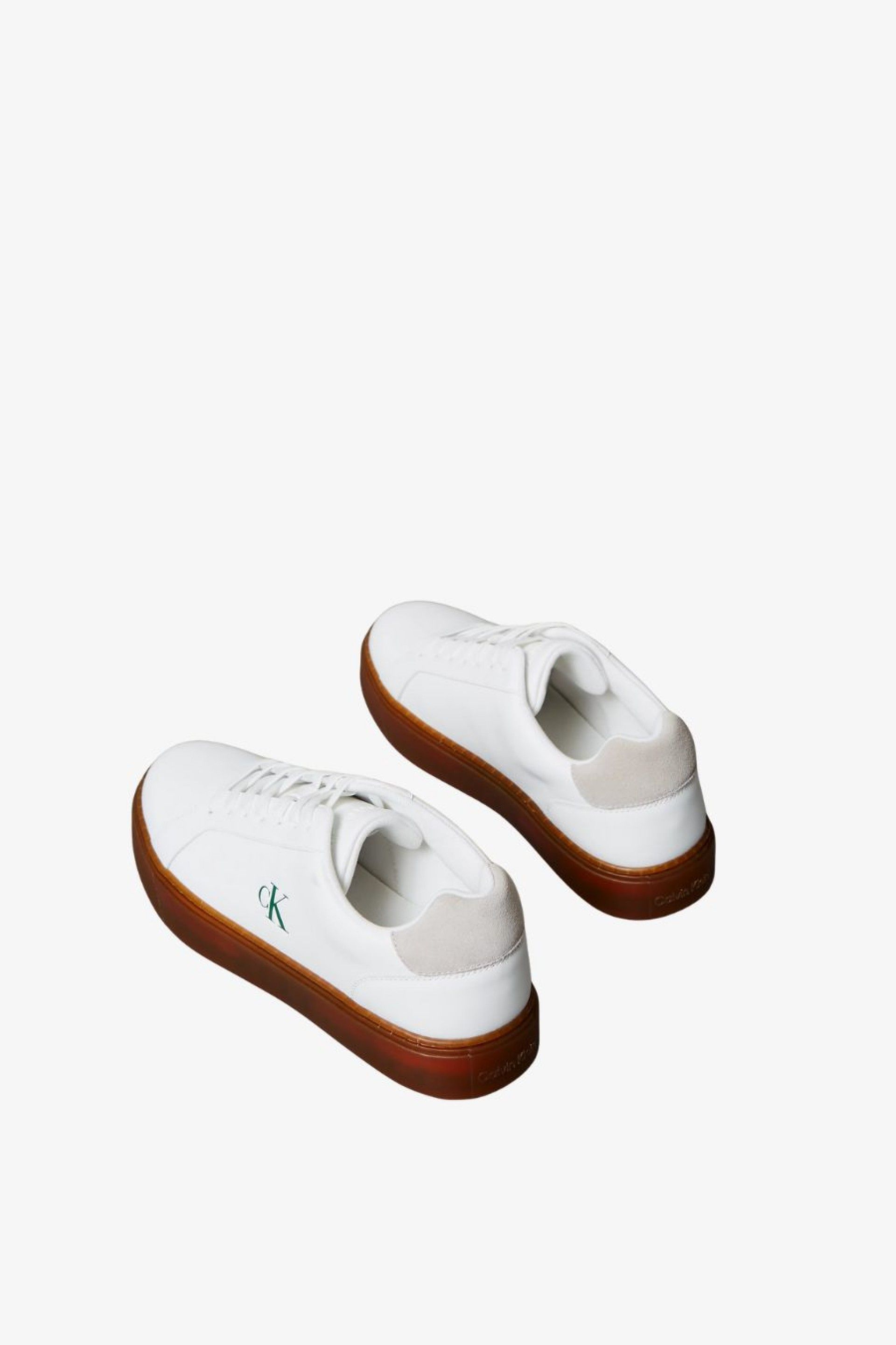 Sapatilha em Pele Lisa com Sola Flexível Calvin Klein