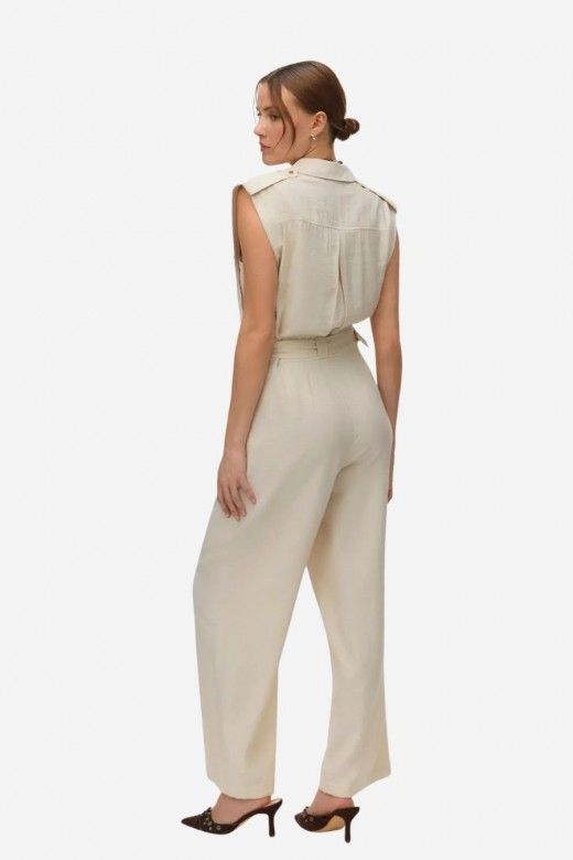 Macacão Vero Moda Kamaya Botões Dourados e Cinto Macacão Vero Moda Kamaya Botões Dourados e Cinto
