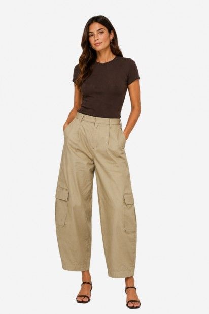 Calça Mulher Lindy HW Wide Pleated Cargo Vero Moda Calça Mulher Lindy HW Wide Pleated Cargo Vero Moda