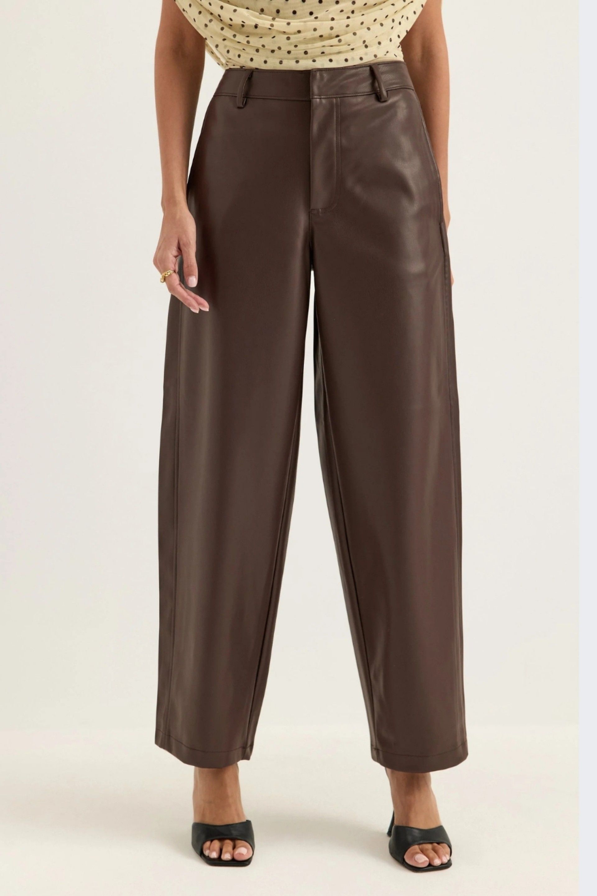 Calça Only Neli Faux Lea Barrel